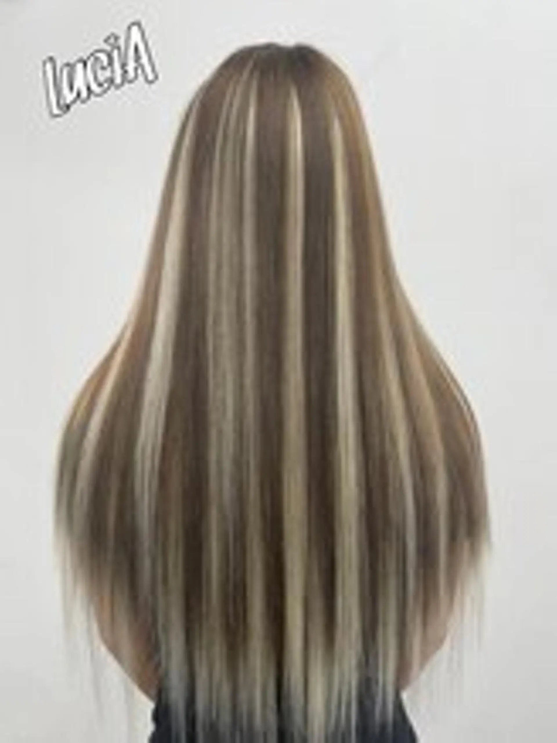 ロング カラー ヘアアレンジ シールエクステ アディクシーカラー バレイヤージュ ブリーチ ケアブリーチ エクステ LuciAのヘアスタイル