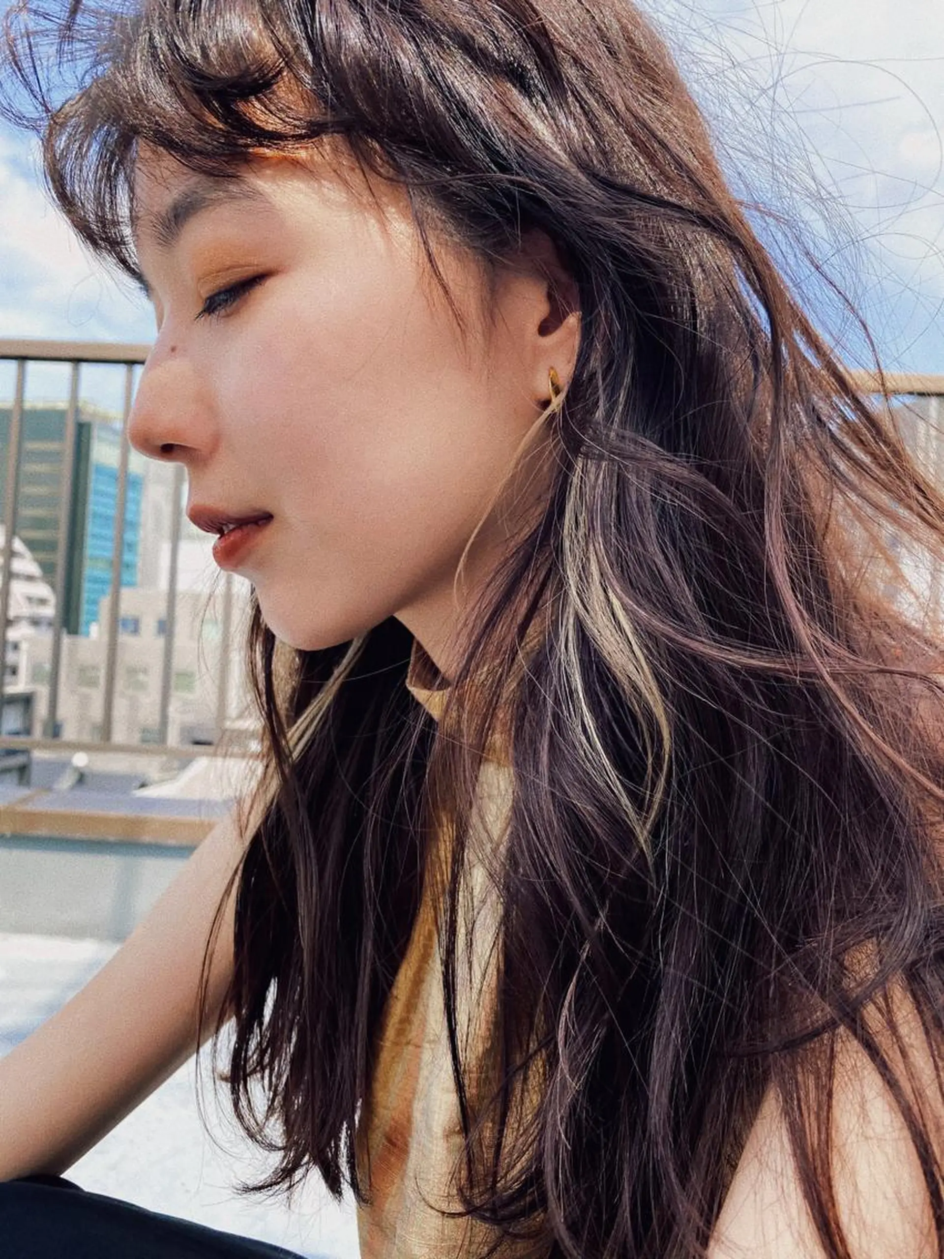 ロング カラー ヘアアレンジ ミストバング ベージュカラー イヤリングカラー  フェイスフレーミング インナーカラー ニュアンスヘア🌔 nanakoのヘアスタイル