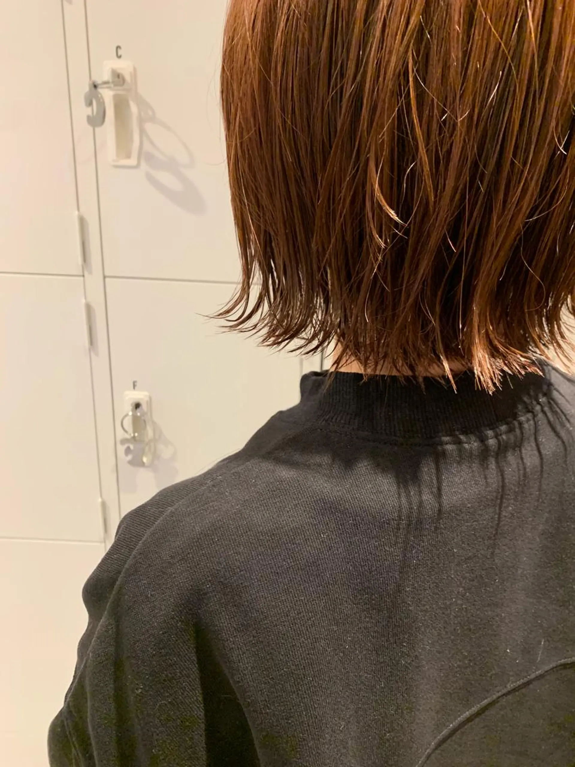 ショート カラー テラコッタ ボブ 柔らかいヘア/ 東徳嶺 みくのヘアスタイル