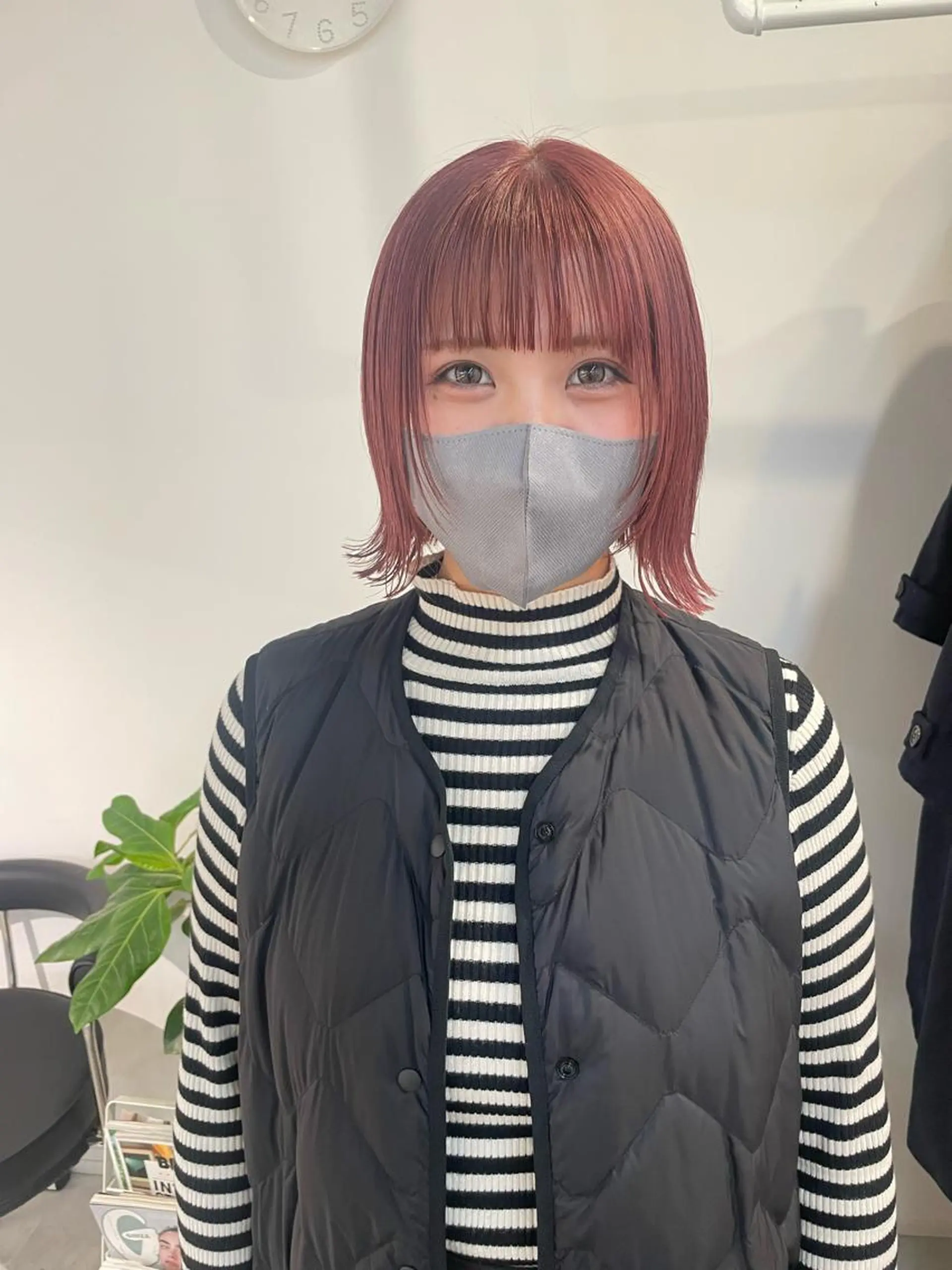 ミディアム カラー ブリーチ ケアブリーチ レッドカラー ボブ 顔まわりレイヤー fit/ madokaのヘアスタイル