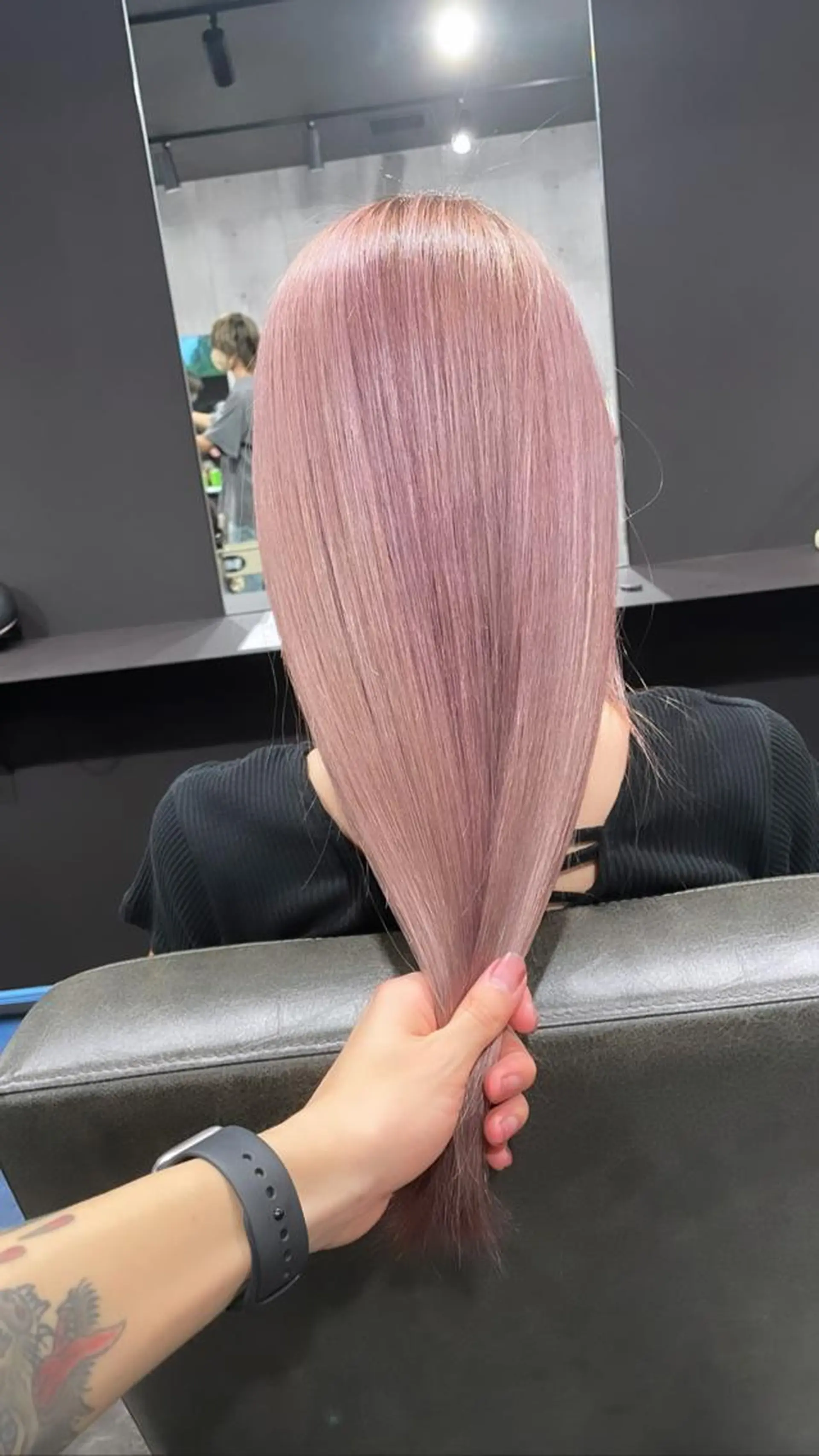 セミロング カラー ブリーチ ピンクカラー ヘアカラー トリートメント 山田隆成/韓国カット バレ、ハイライト得意のヘアスタイル