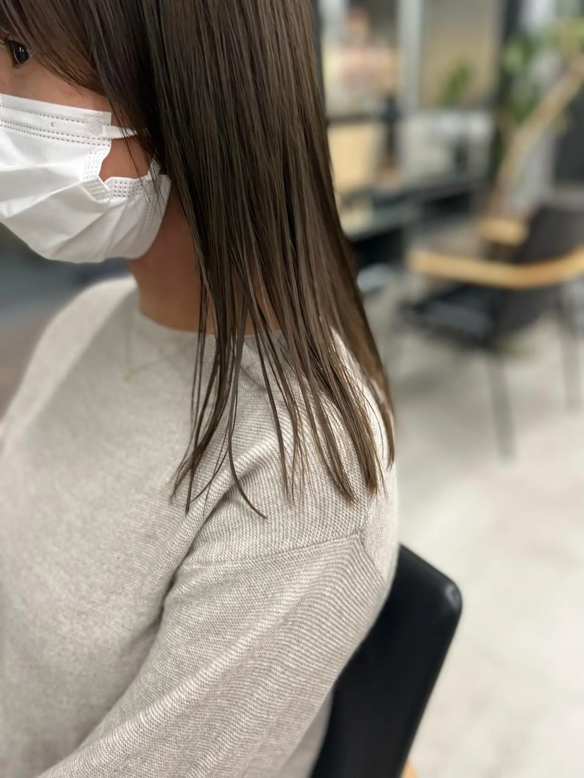 ミディアム カラー ヘアアレンジ ブリーチ グレージュ ブリーチなしカラー オリーブグレージュ オリーブグレー カット ヘアカラー トリートメント 誰より丁寧なカット/ 小林輝/レイヤーのヘアスタイル