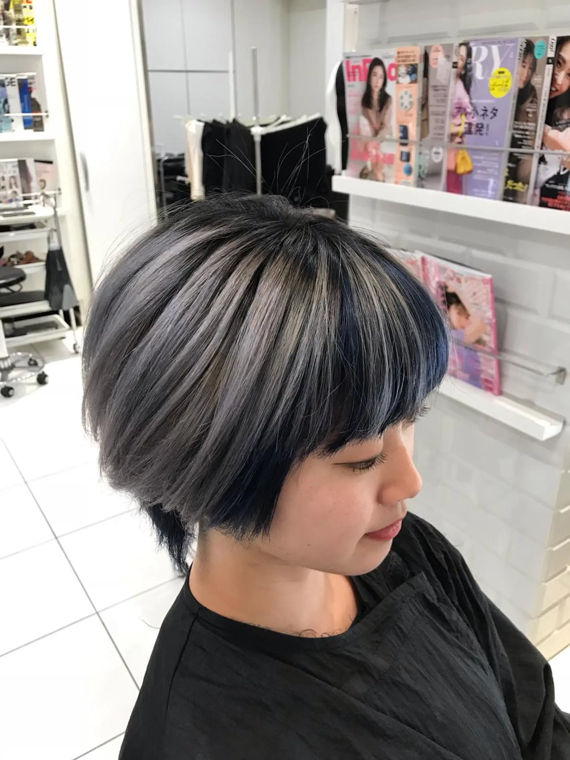 ショート カラー ブリーチ デザインカラー クロスパーマ松永裕久 似合わせカットのヘアスタイル