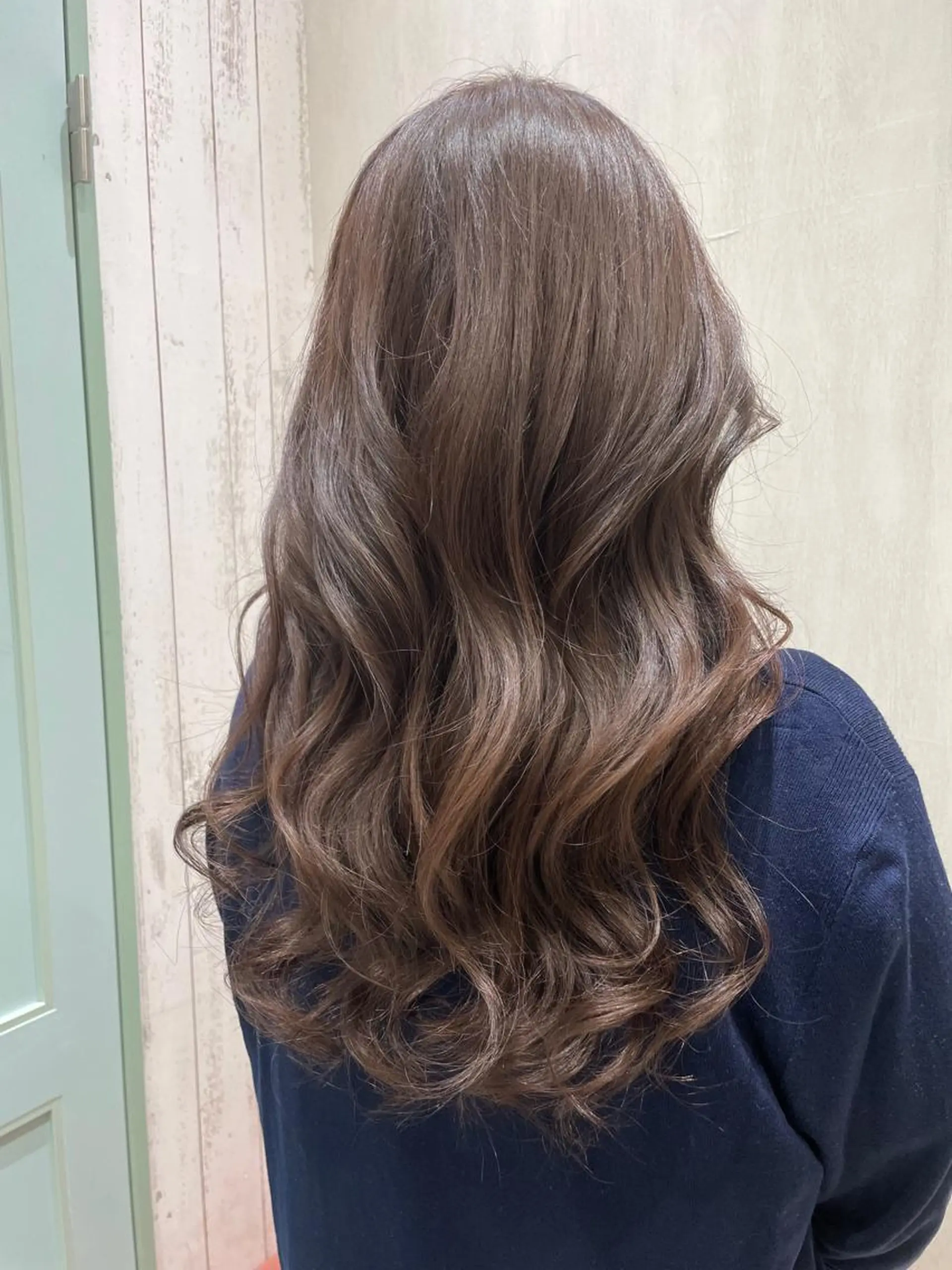 ロング カラー 透明感カラー ロング トリートメント 小嶺 歩夏のヘアスタイル