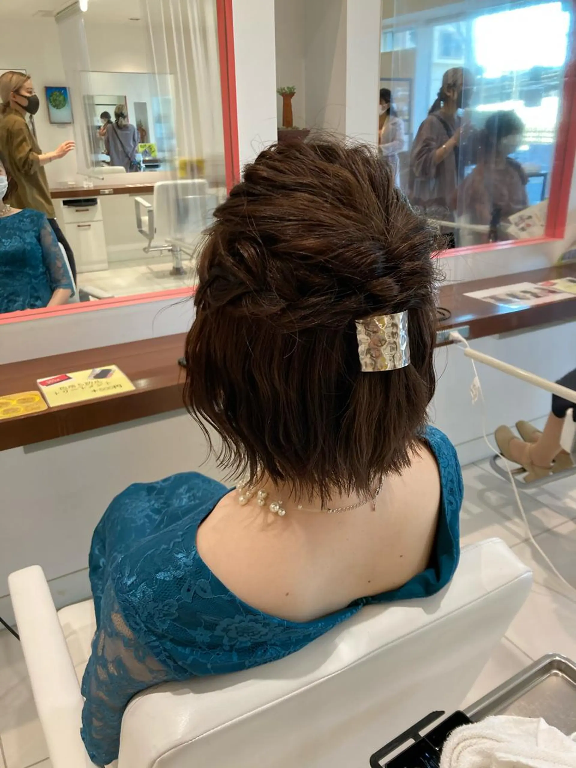 ヘアアレンジ ハーフアップ ボブ 坂口 愛のヘアスタイル