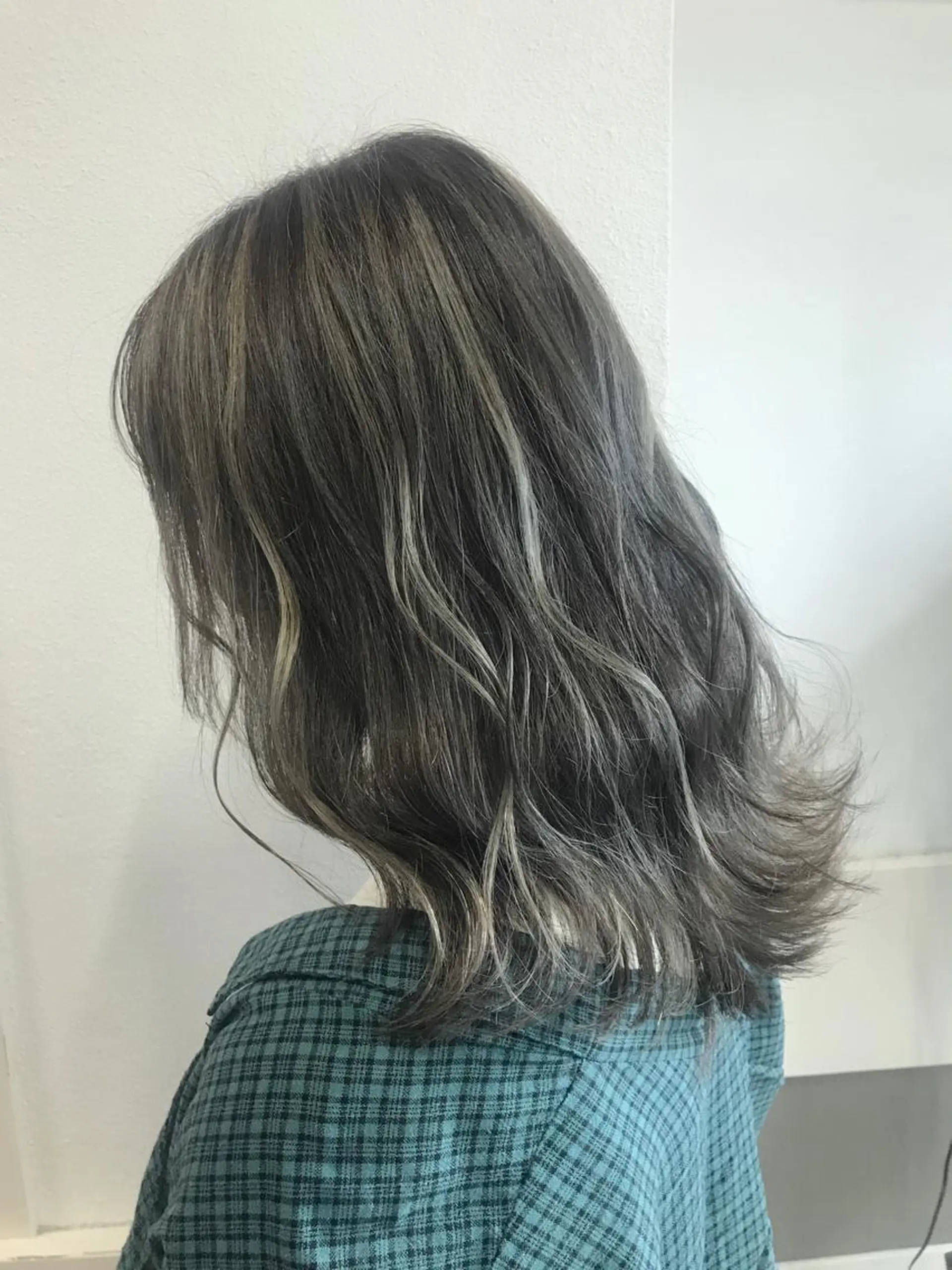 セミロング カラー ヘアアレンジ グレージュ ハイライトカラー ハイライト ヘアカラー トリートメント GiseL天神カラー 髪質改善/ブリーチのヘアスタイル
