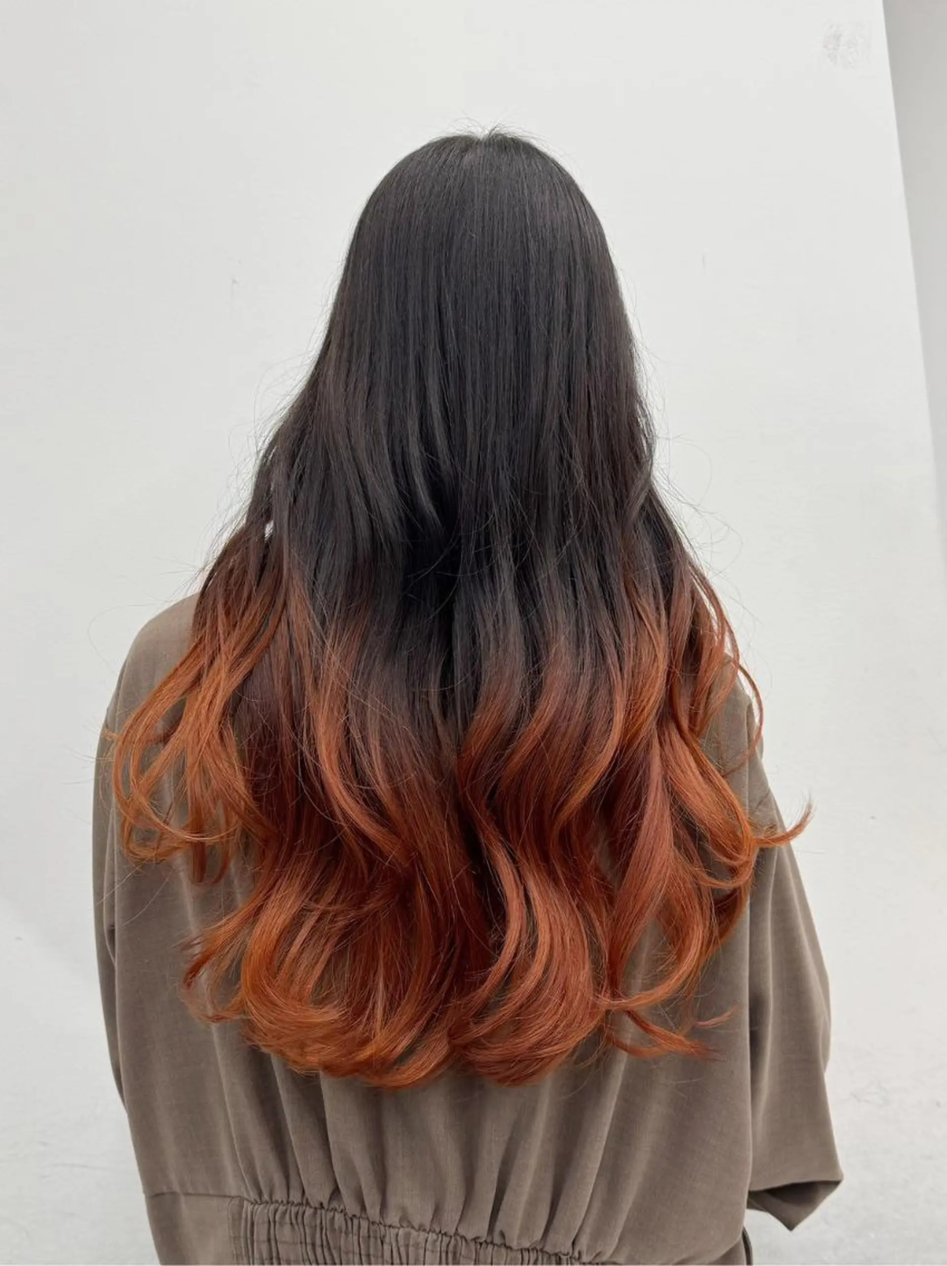 ロング カラー アディクシーカラー アッシュ ブルーカラー ダークアッシュ グレージュ 【公式】amble luxe池袋東口🩷のヘアスタイル