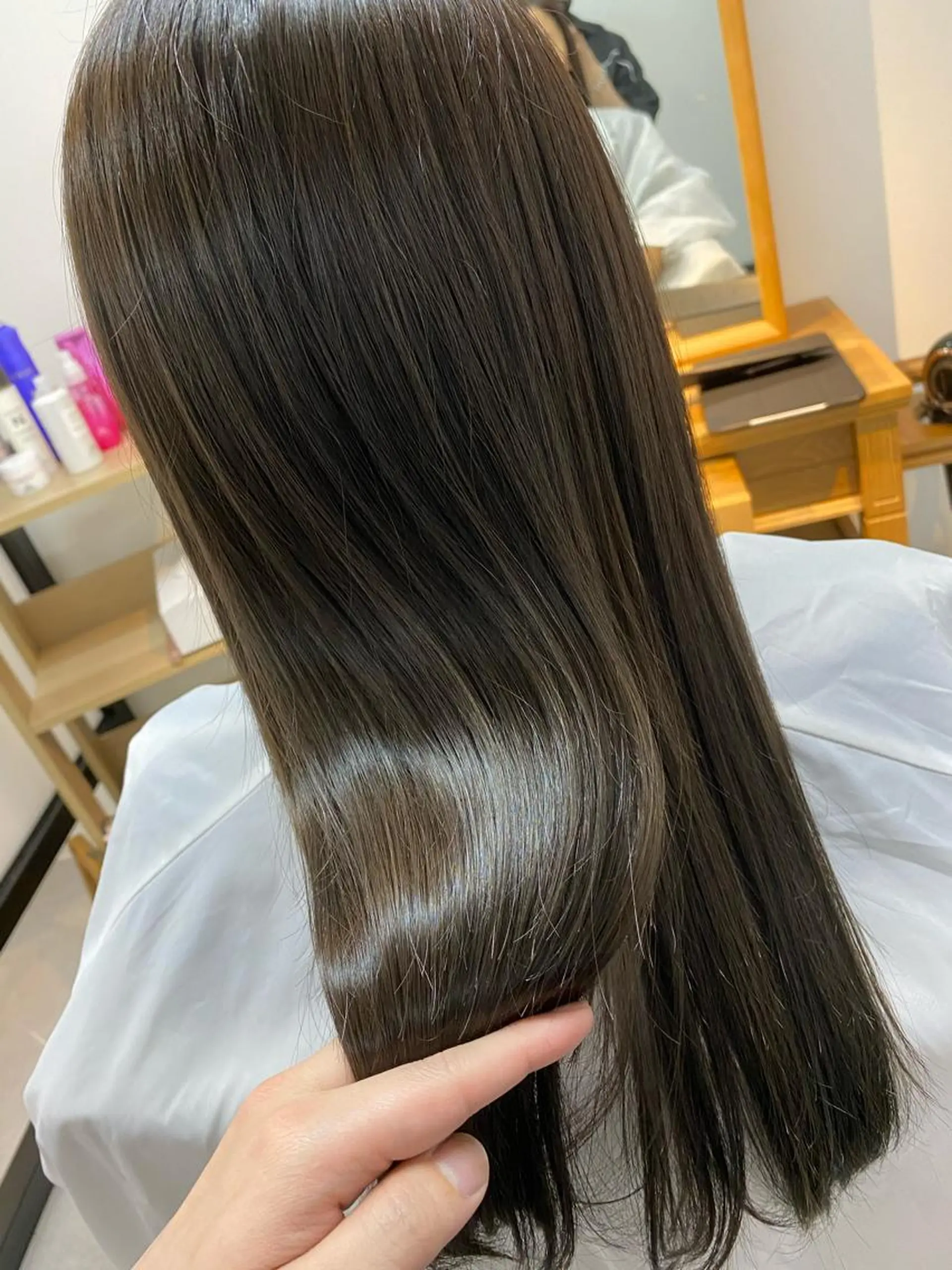 セミロング カット ヘアカラー トリートメント 透明感/ツヤ髪/ さら艶/前田祥汰のヘアスタイル