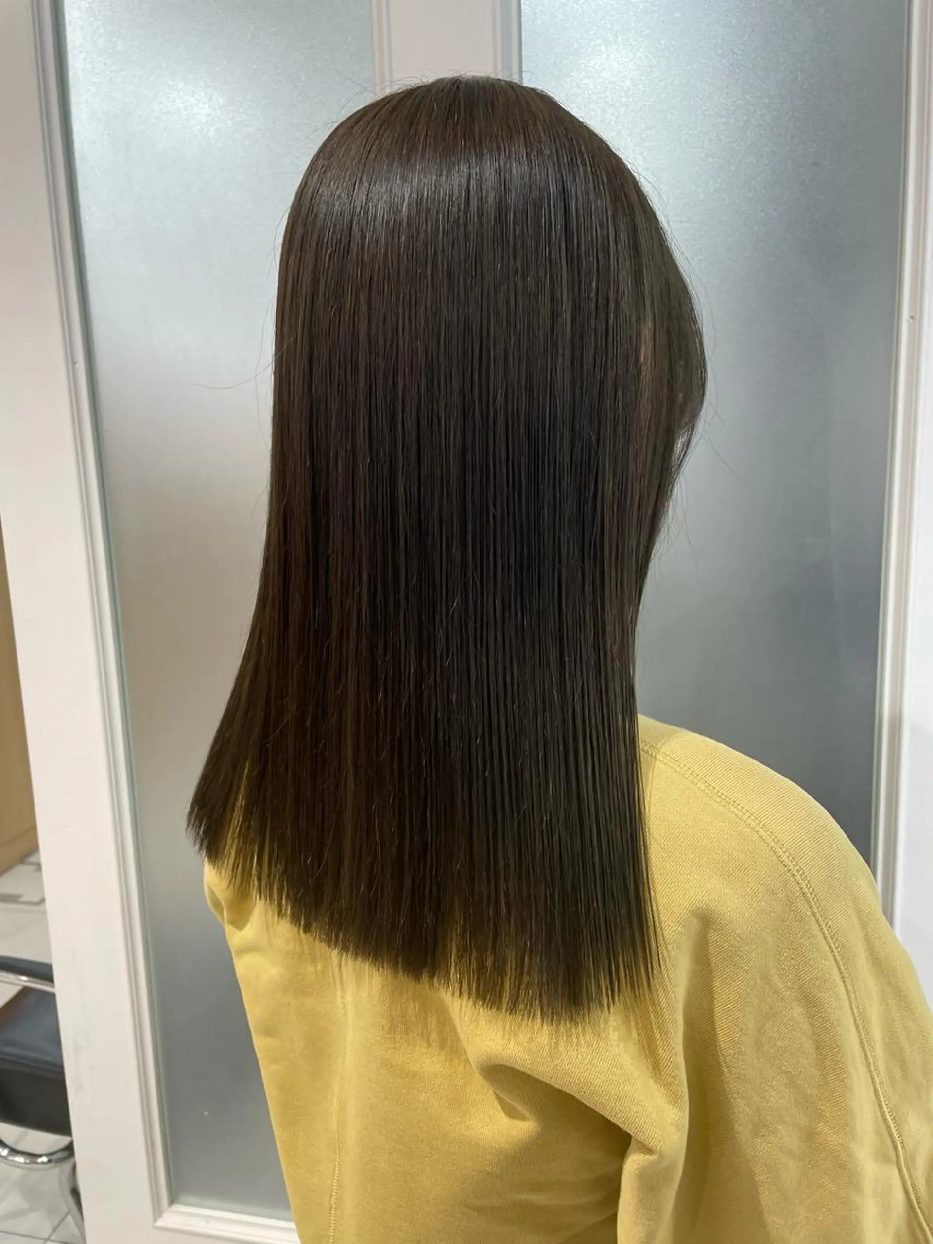 ミディアム アッシュ アッシュブラウン 🧸SAKI🎀 韓国レイヤーのヘアスタイル