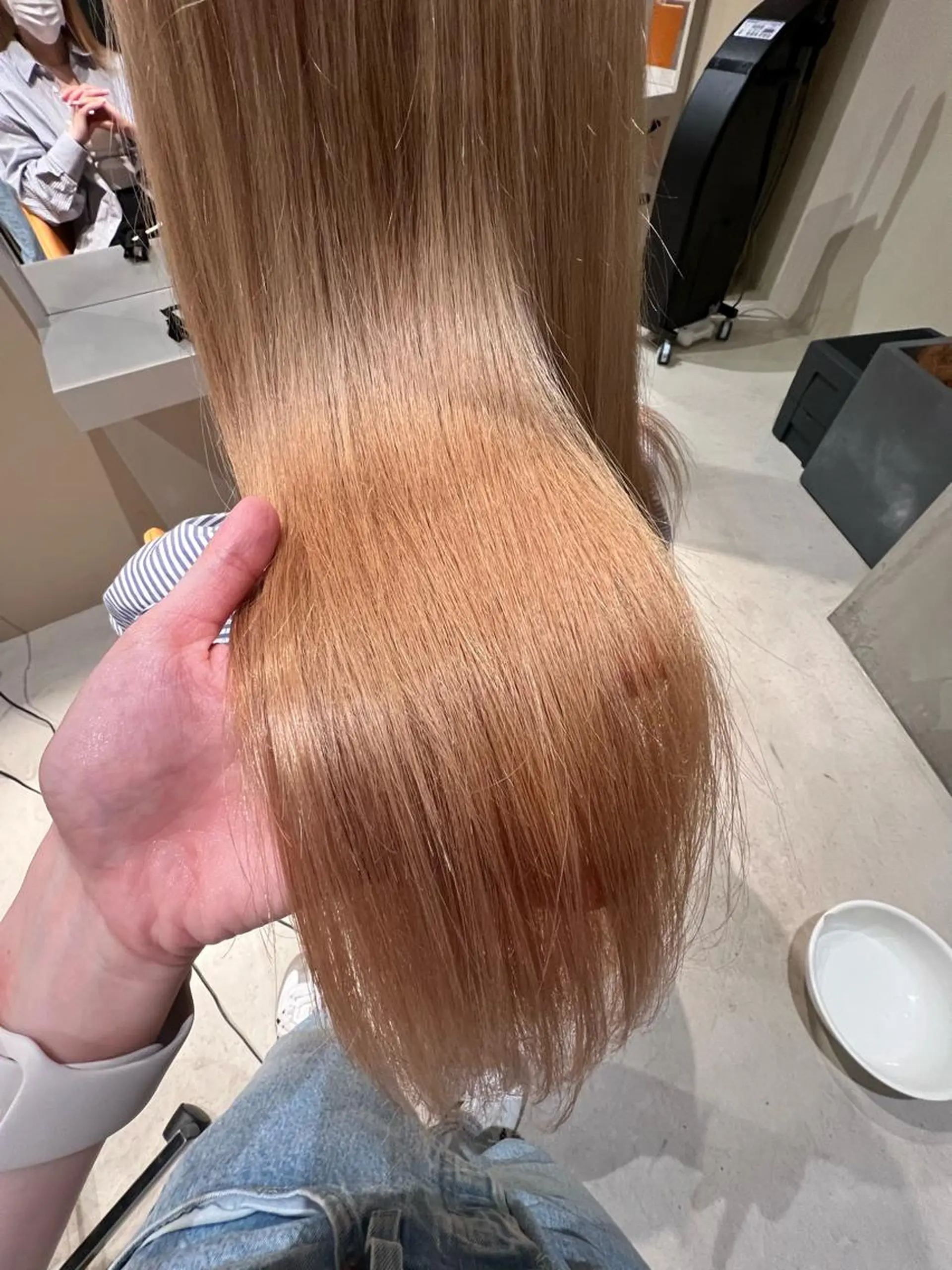 ロング レイヤーカット NERO加藤木麻彩のヘアスタイル