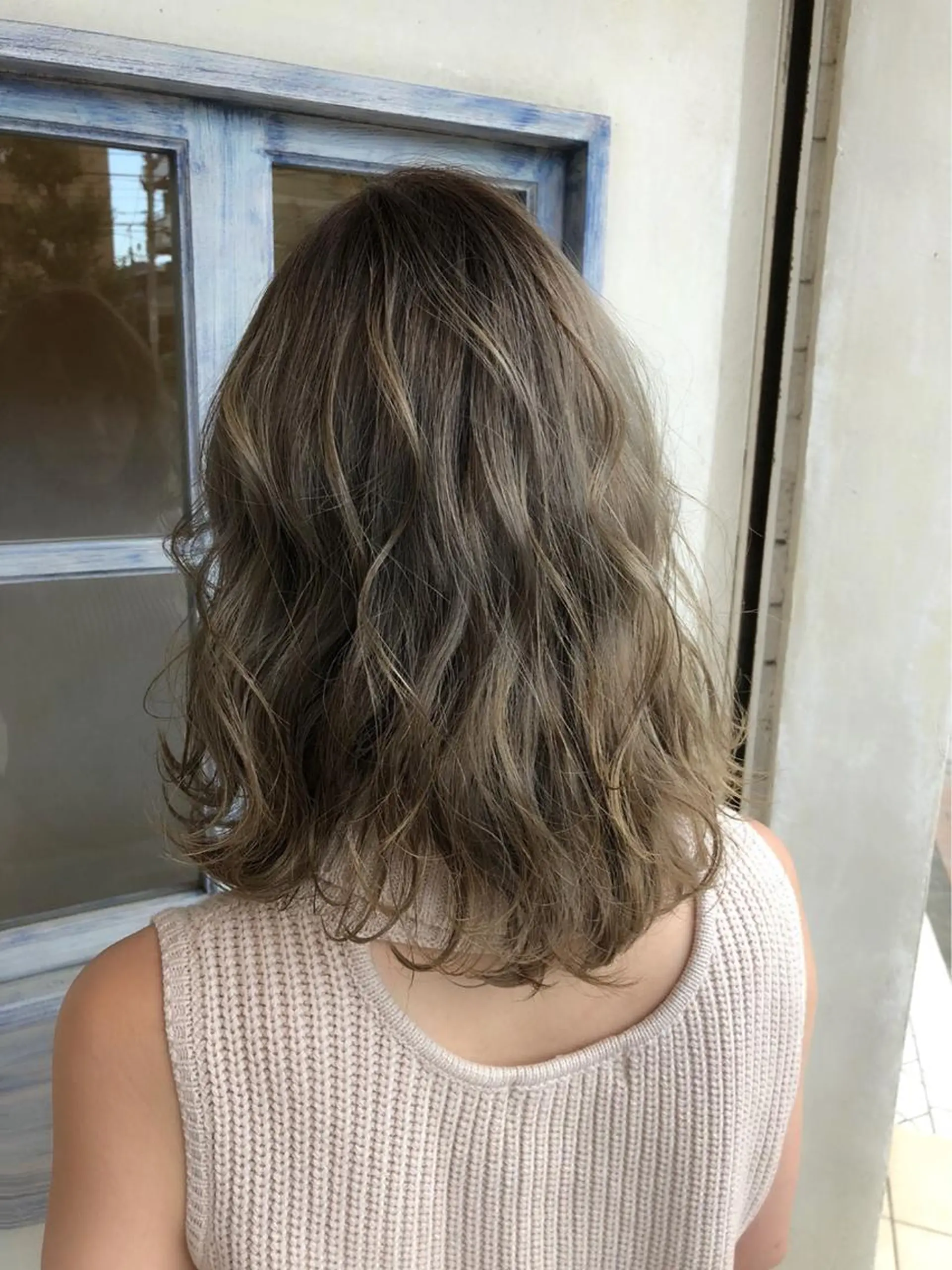 ミディアム カラー グレージュ ミルクティーグレージュ 森 早希絵のヘアスタイル