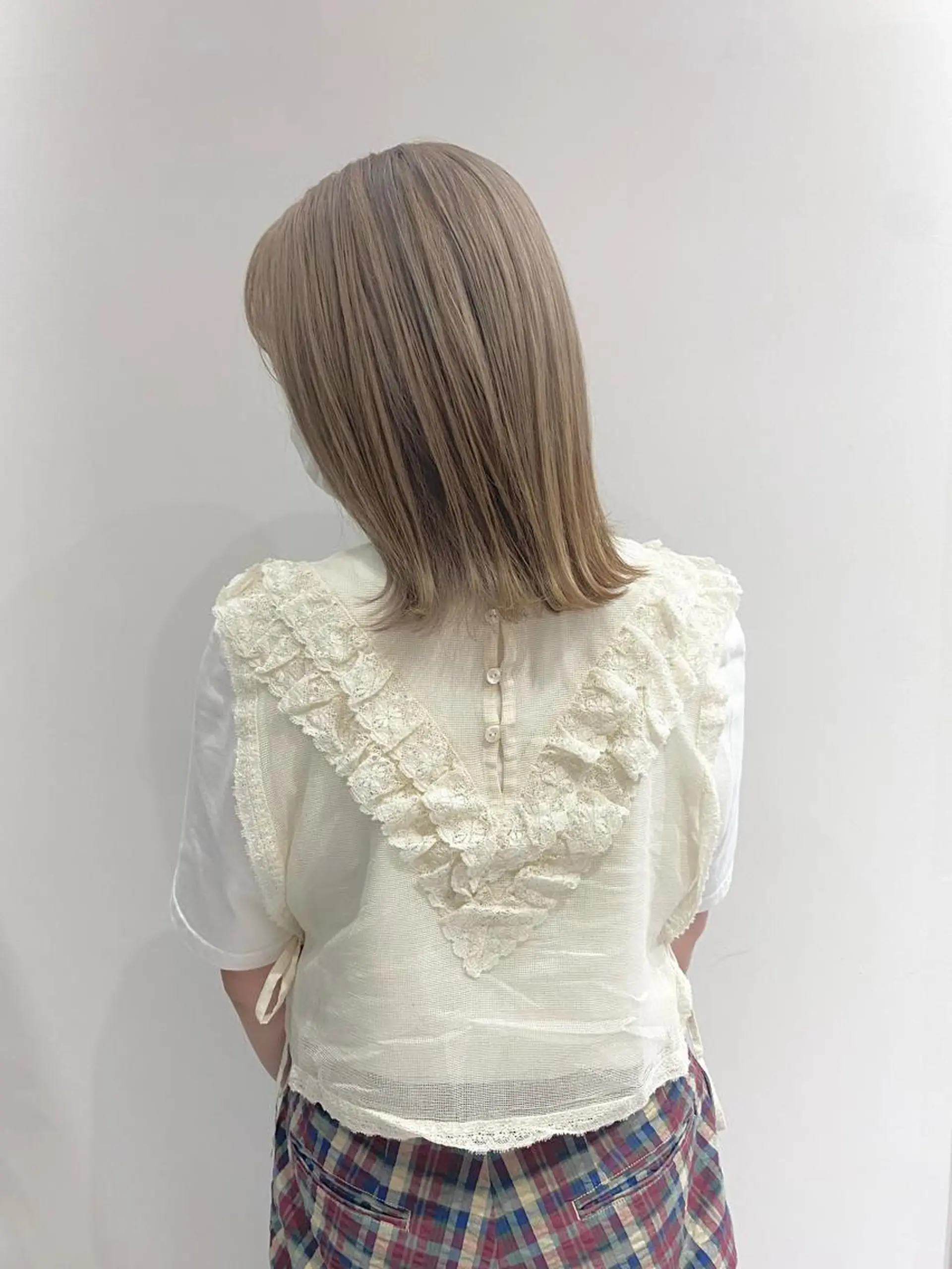 ミディアム ヘアカラー オリーブ、カーキ系 No.1シラトリのヘアスタイル