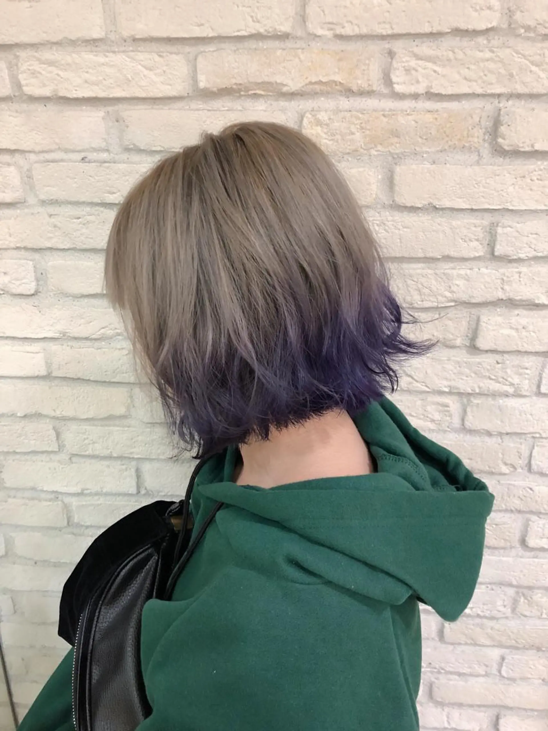 ミディアム カラー アッシュ グラデーションカラー ラベンダーカラー シルバー シルバーアッシュ HAUS 片山みほのヘアスタイル
