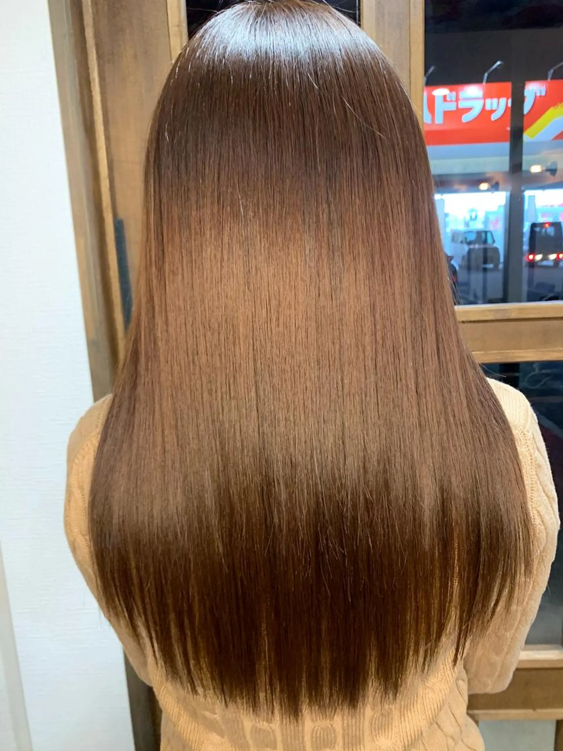 セミロング yoshihara yuukiのヘアスタイル