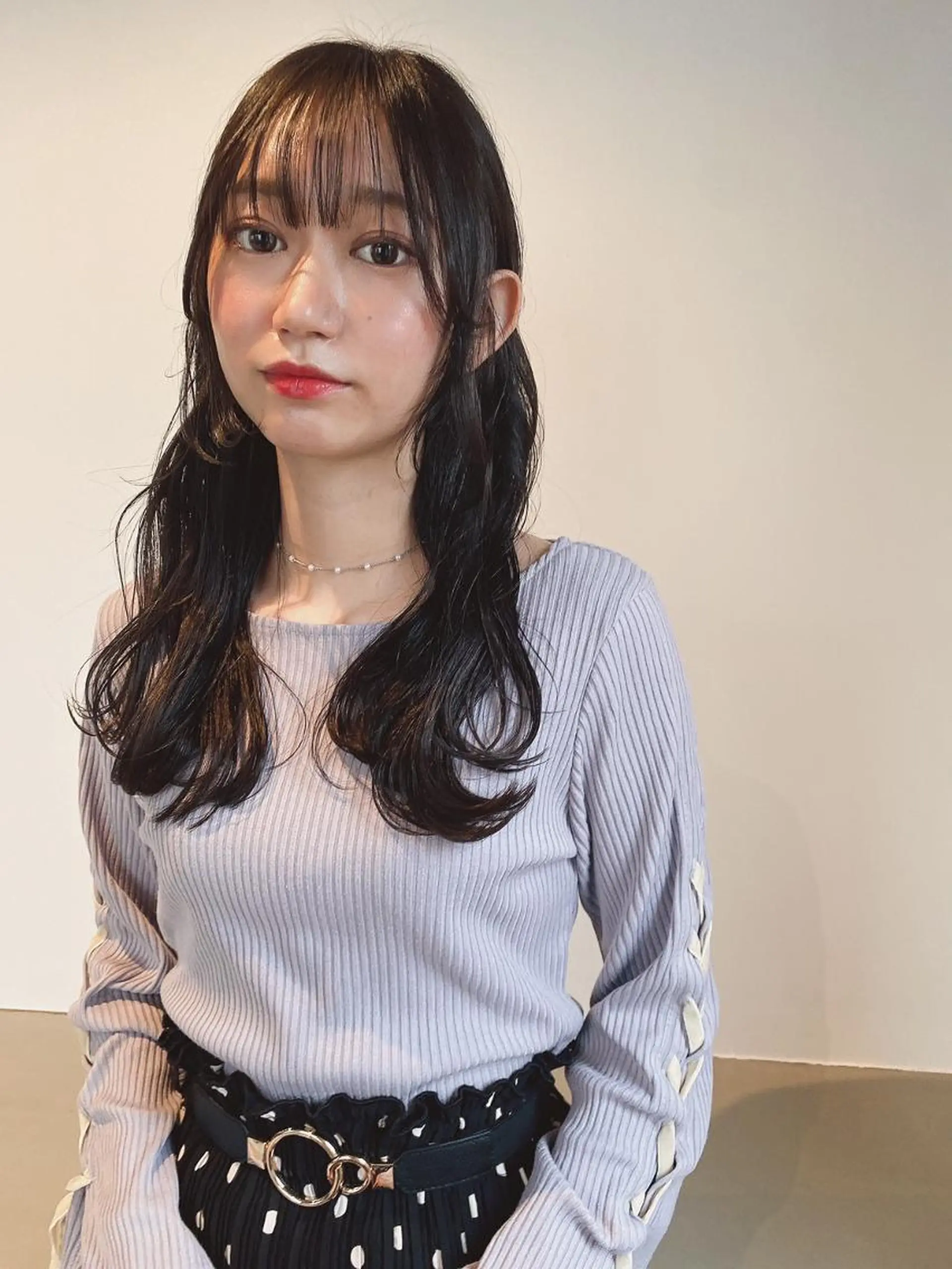 ミディアム エギョモリ 天使の羽バング・フェザーバング ハッシュカット ハイライト タンバルモリ CEINE PATHのヘアスタイル