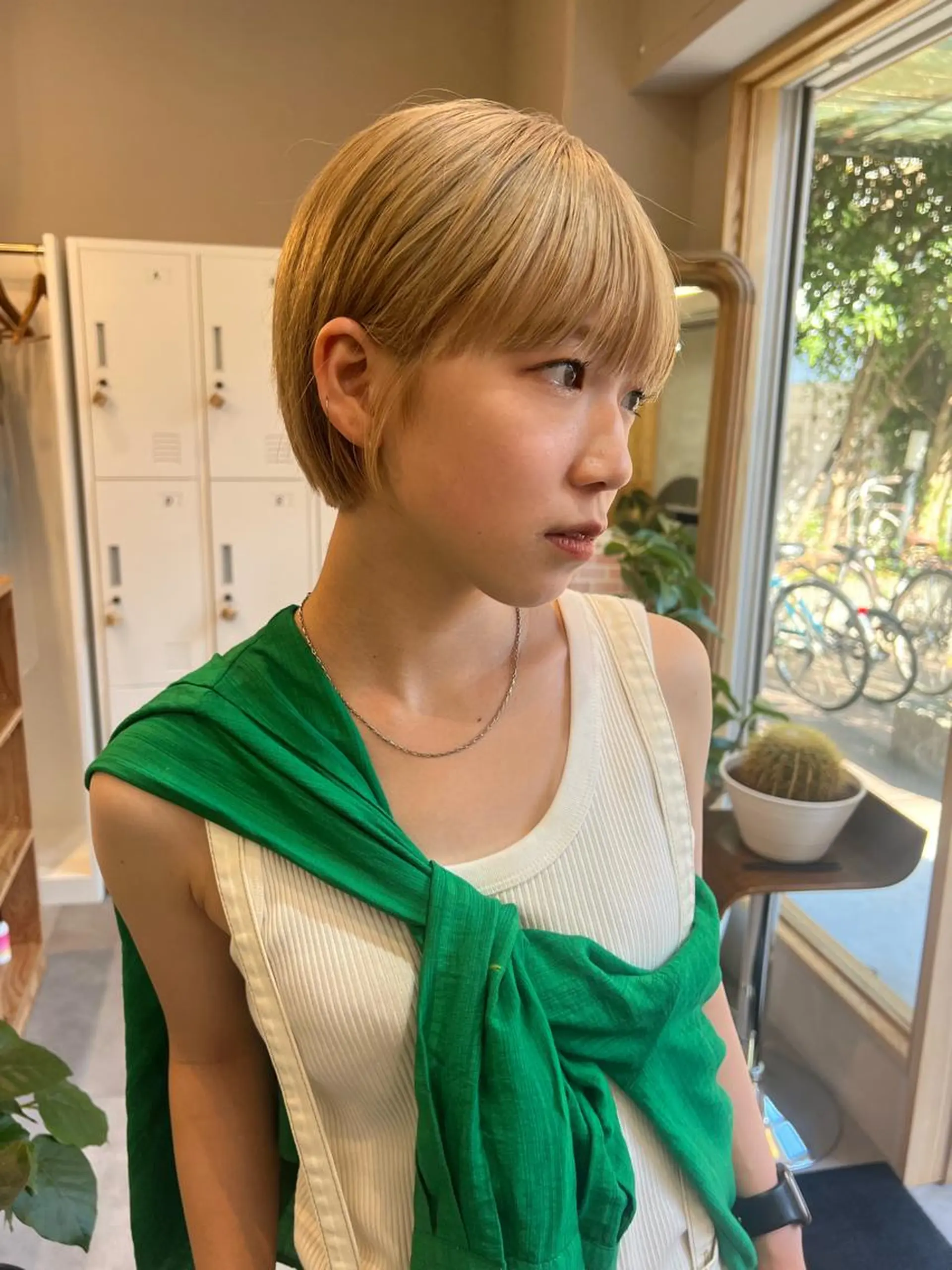 ショート ミルクティーベージュ outaのヘアスタイル