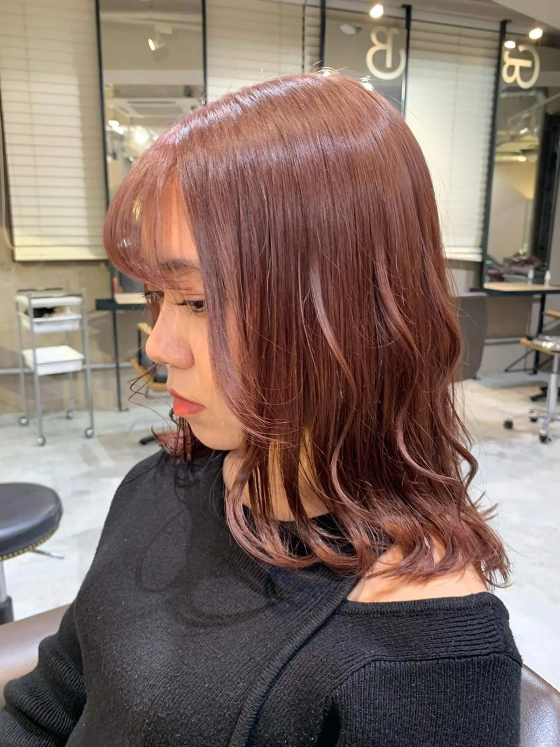 ミディアム 全国No.1歴あり HINATA🥇のヘアスタイル