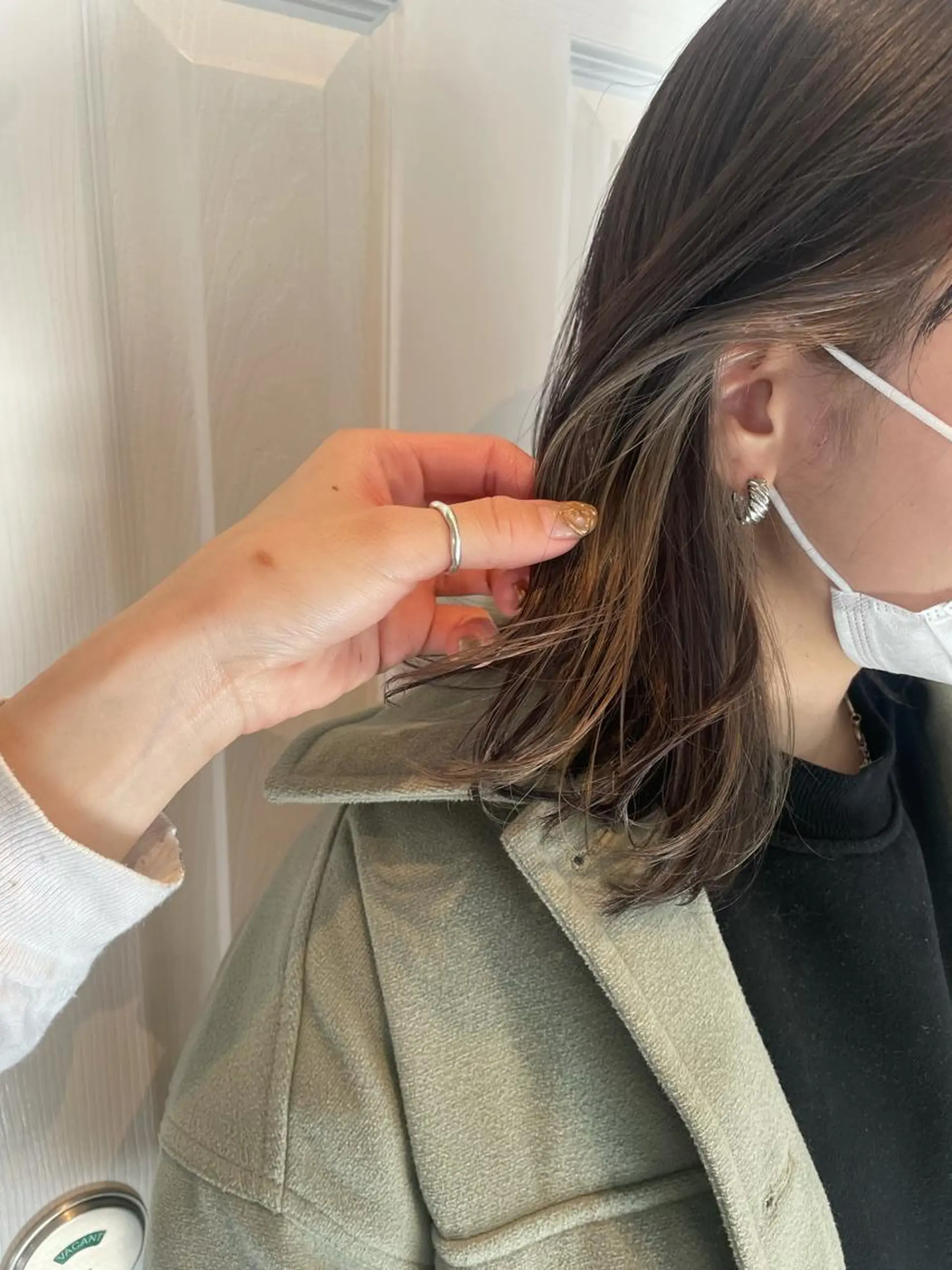 ミディアム カラー ベージュカラー ブリーチ イヤリングカラー グレージュ ホワイトベージュ カット ヘアカラー トリートメント 中目黒🌼 🌼ハナのヘアスタイル