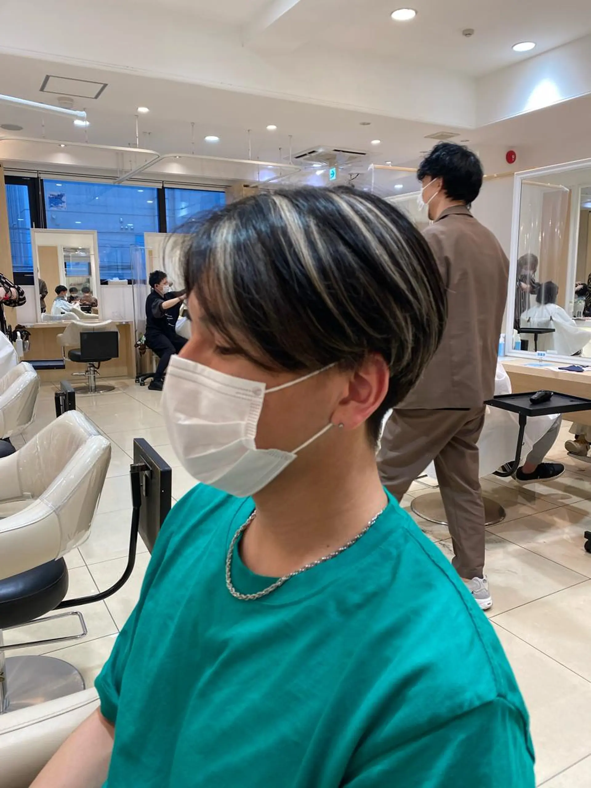 ショート カラー メンズ カット ヘアカラー メンズ特化型美容師 栗山勇人のヘアスタイル