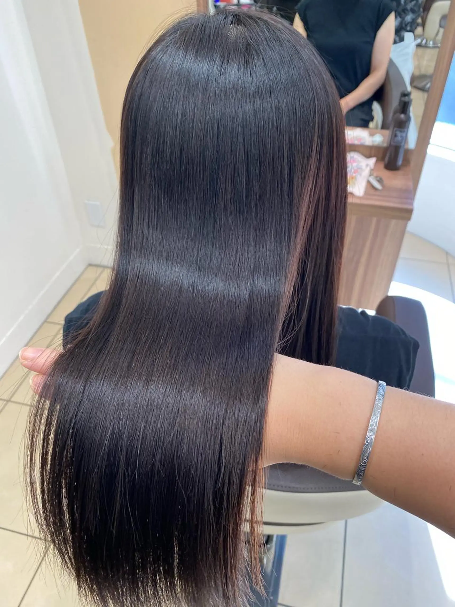 ロング パーマ カット 縮毛矯正 トリートメント 髪質改善特化美容師 小林和哉のヘアスタイル