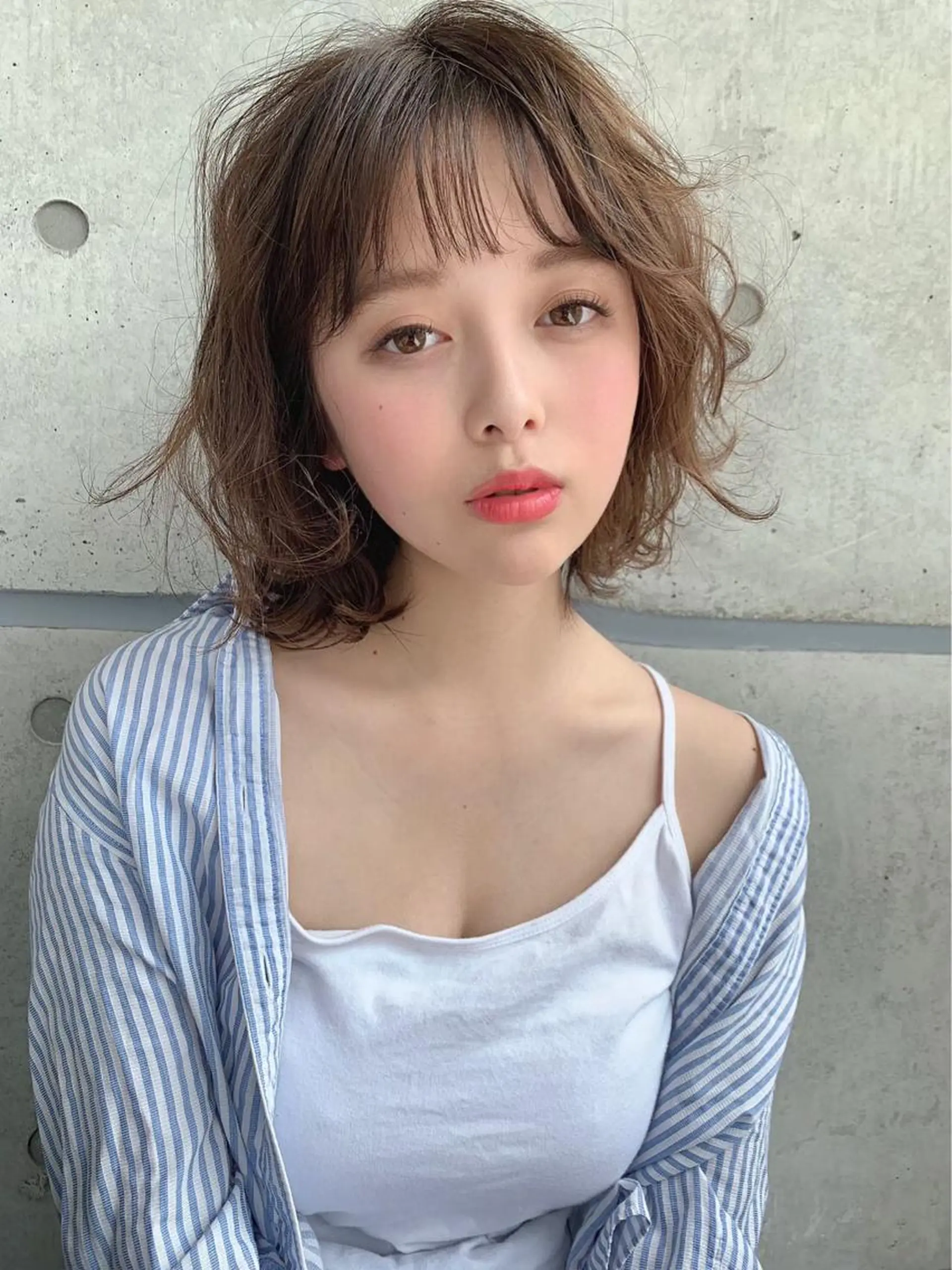 ショート カラー レイヤーカット 透明感カラーのヘアスタイル