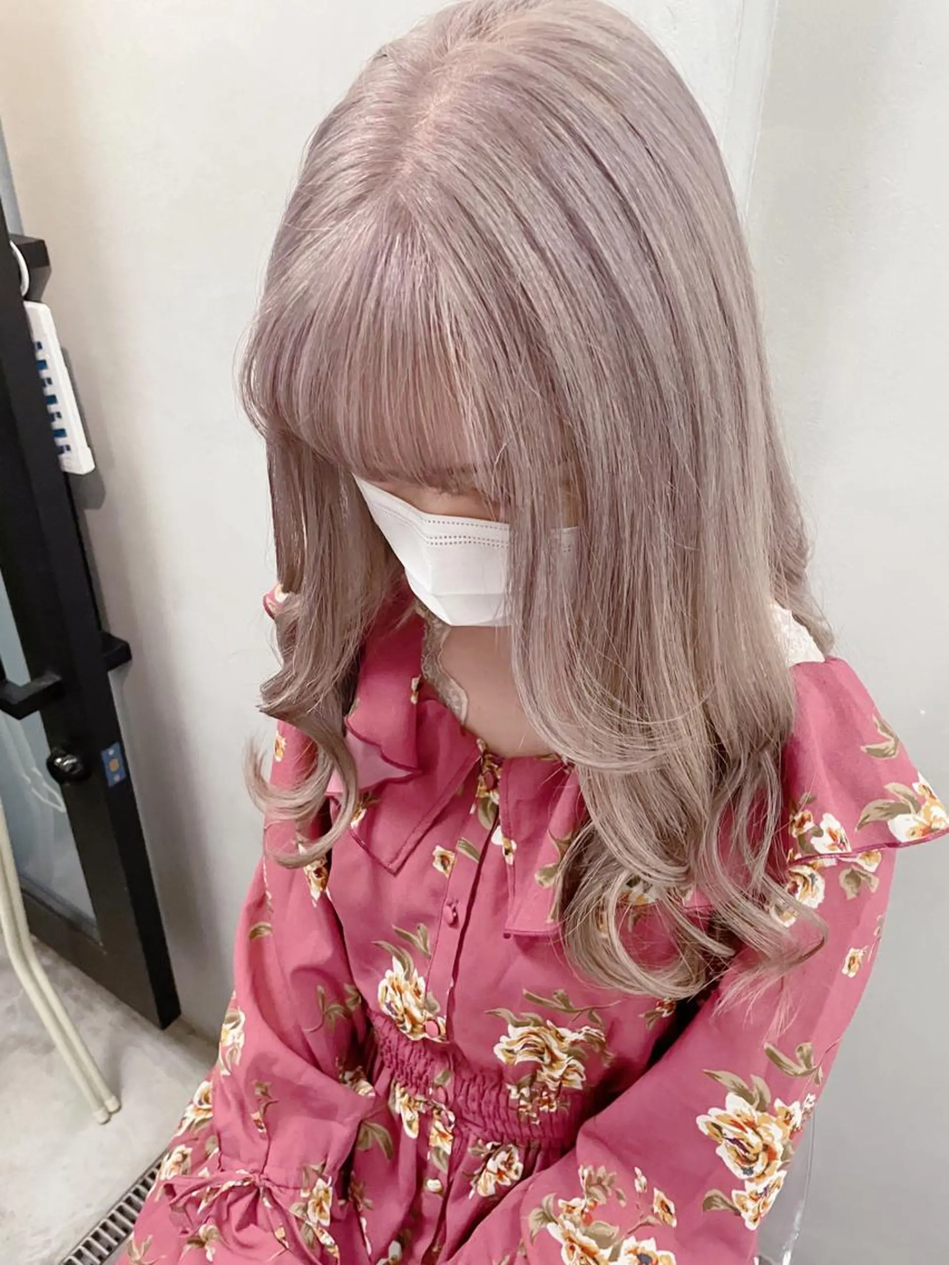 ロング カラー グレージュ ハイトーンカラー ハイトーングレージュ ヘアカラー トリートメント MiL所属・✨ハイトーン✨ 濱田知孝のヘアスタイル