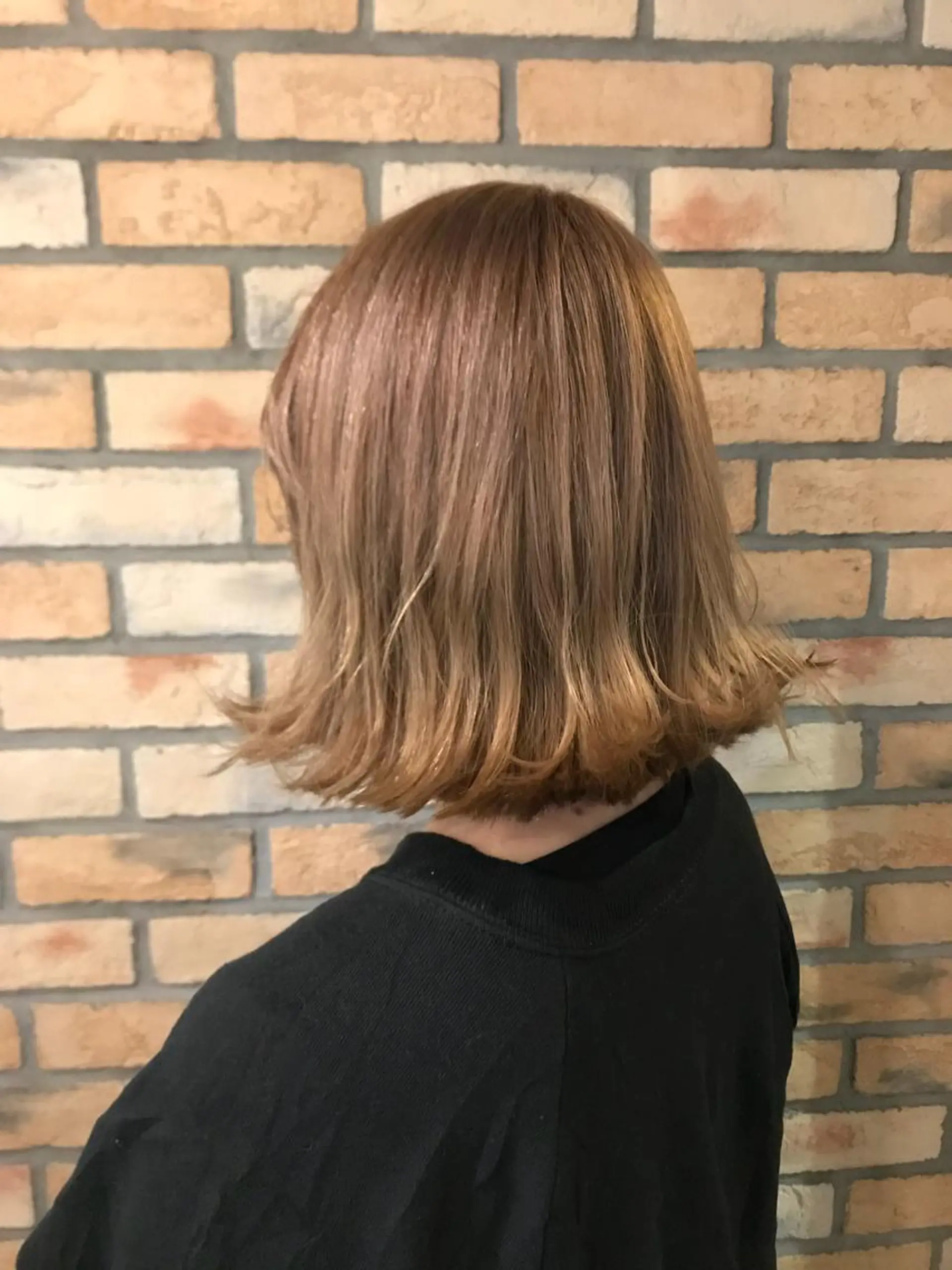 ショート カラー ヘアアレンジ アッシュ アッシュグレー アッシュグレージュ ダブルカラー グレージュ 烏山 達也のヘアスタイル
