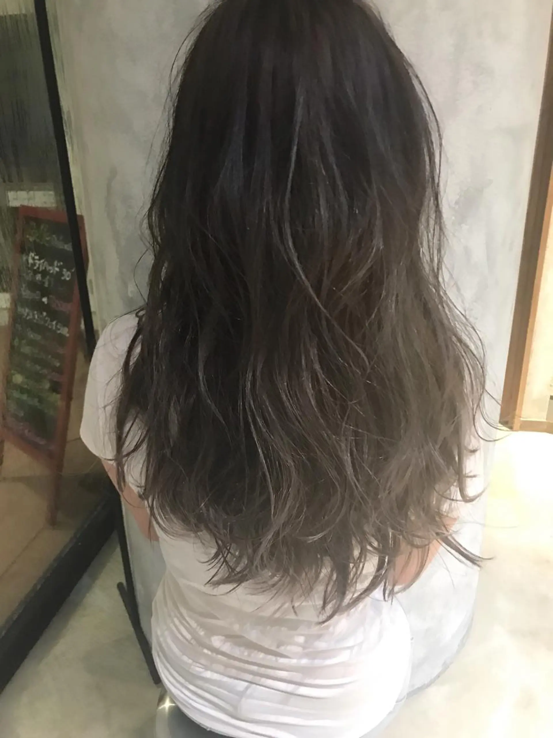 ロング カラー シルバー 松村 崇弘のヘアスタイル