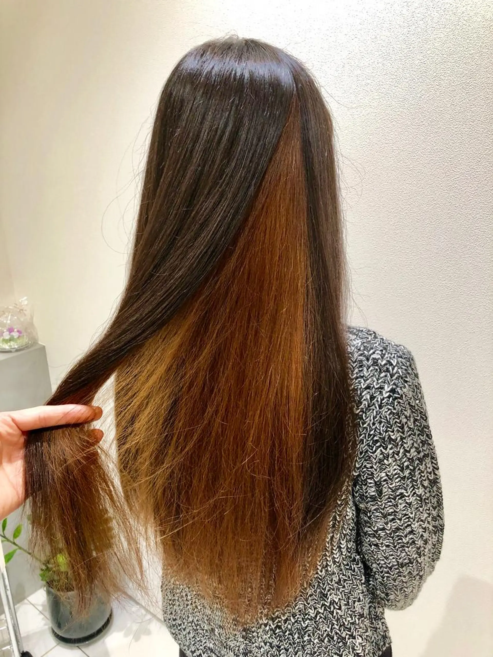 ロング カラー ベージュカラー インナーカラー ヌーディベージュ ヘアカラー トリートメント ✨髪質改善🎨 杉本賢人のヘアスタイル