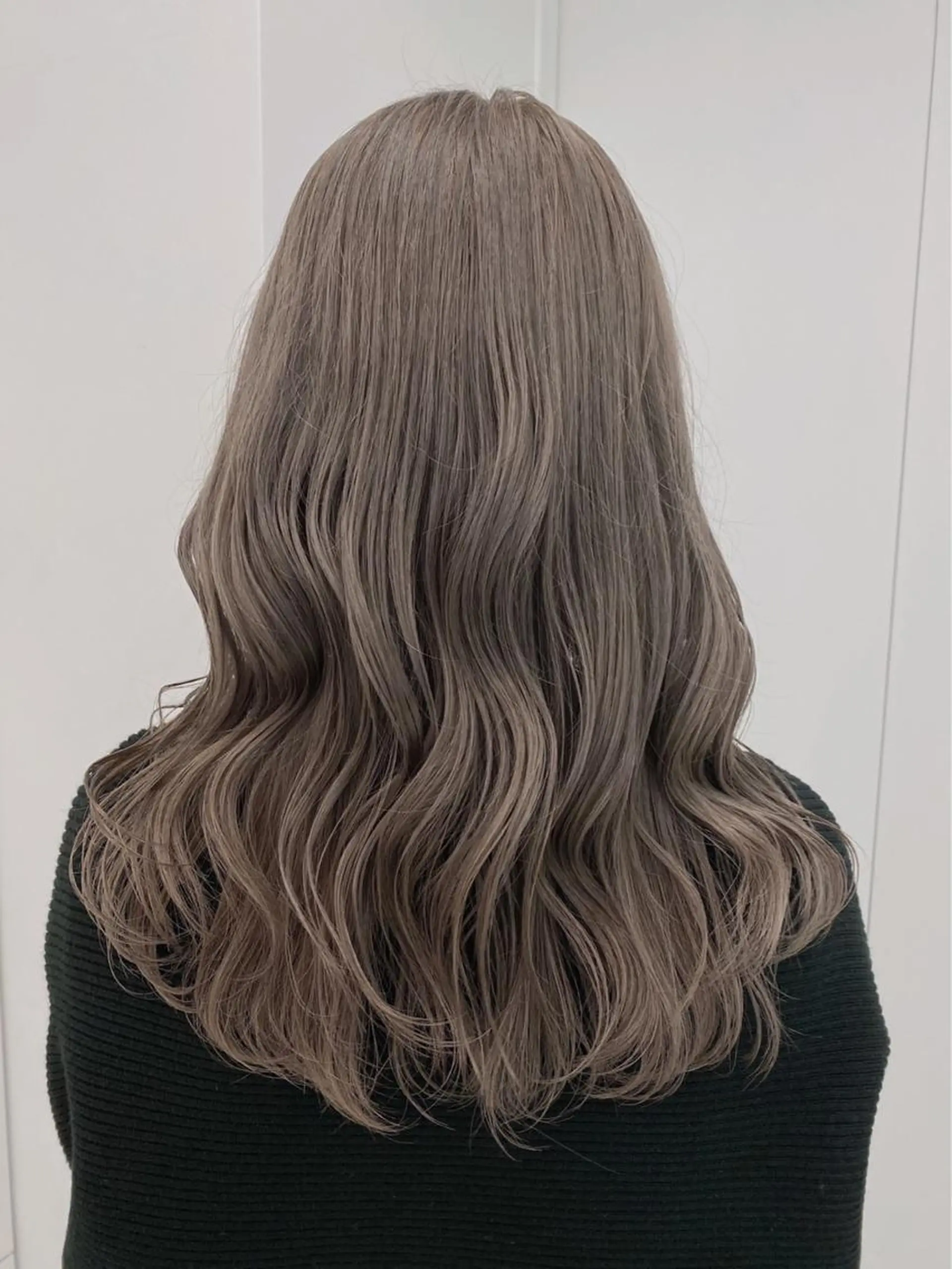 ミディアム カラー ヘアアレンジ ネイル マツエク・マツパ ベージュグレージュ 💕しゅーじ💕のヘアスタイル