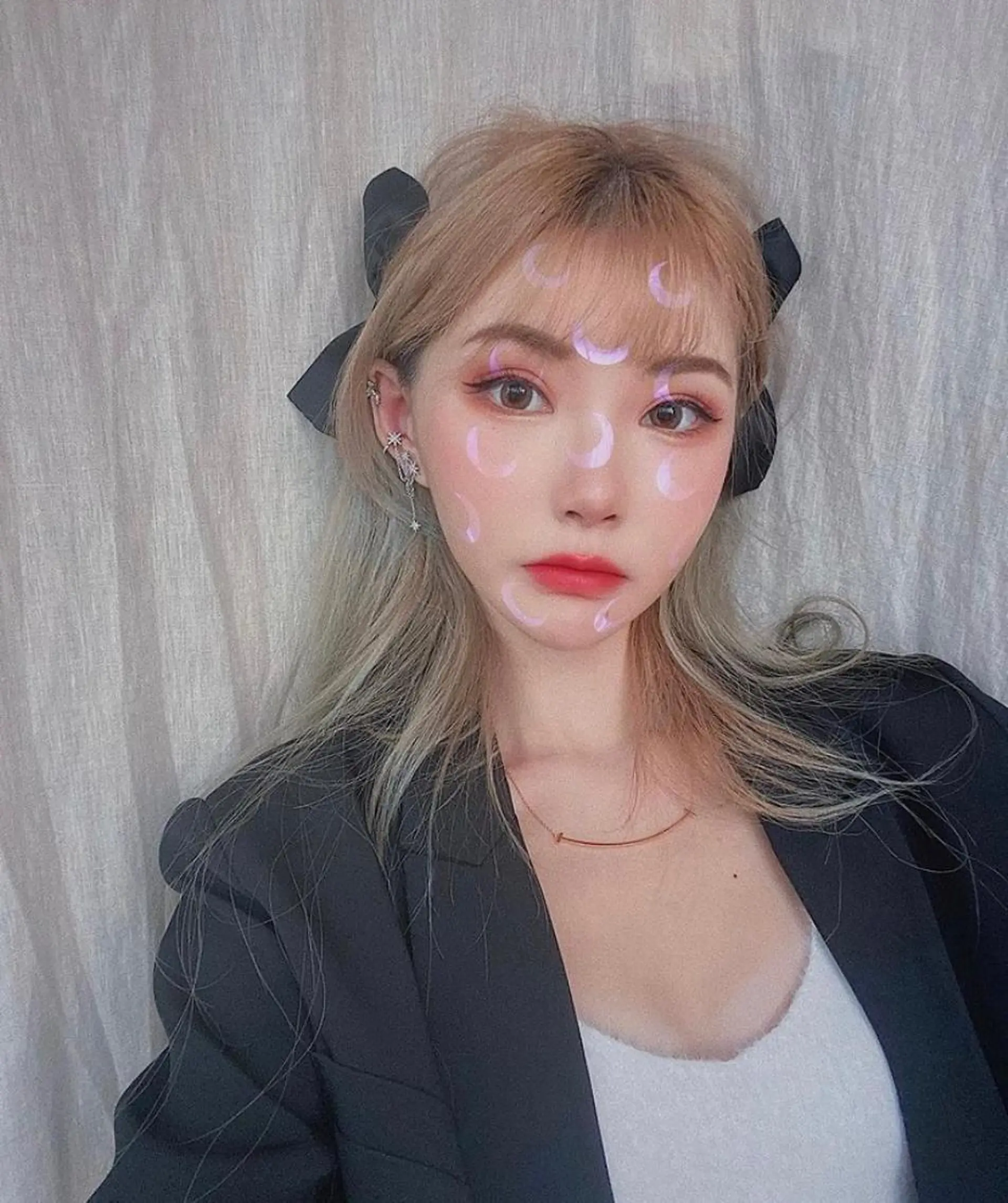 セミロング カラー ヘアアレンジ ハイトーンカラー 顔周りカット 小顔カット カット ヘアカラー トリートメント eN°byyoureshair所属・🎀トップスタイリ スト湯川響🎀のヘアスタイル