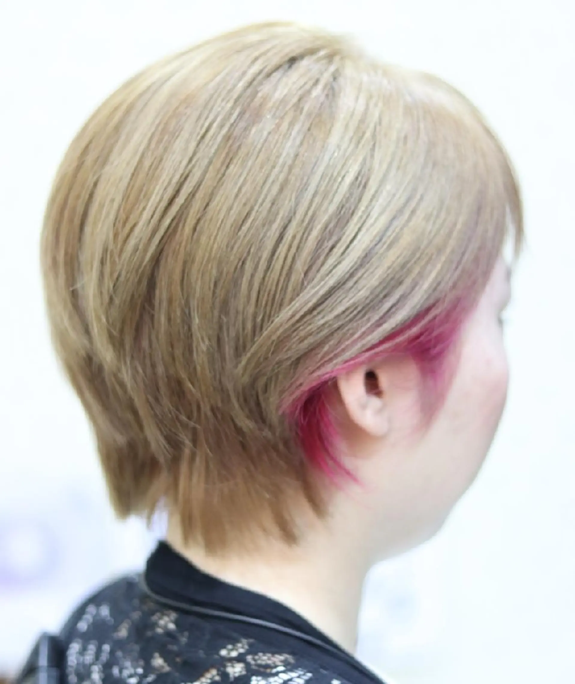 ショート カラー インナーカラー ラベンダーカラー ラベンダーピンク ピンクカラー sato shoheiのヘアスタイル