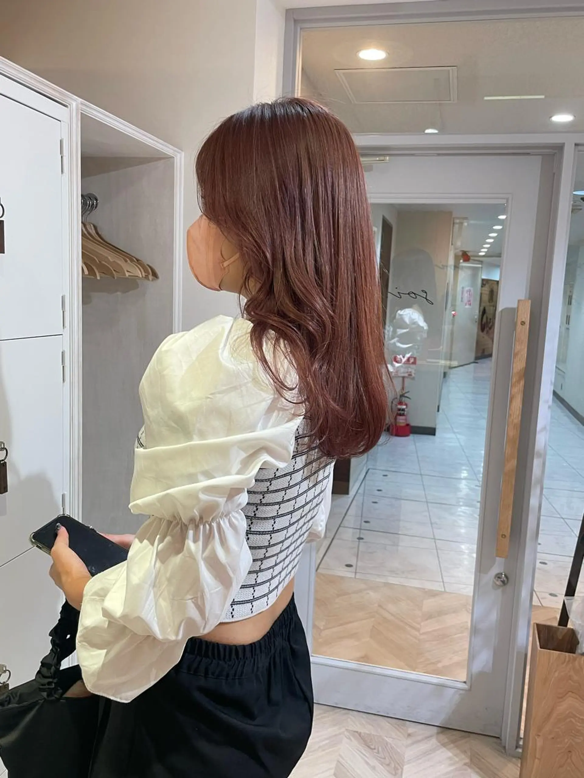 セミロング カラー akane .のヘアスタイル