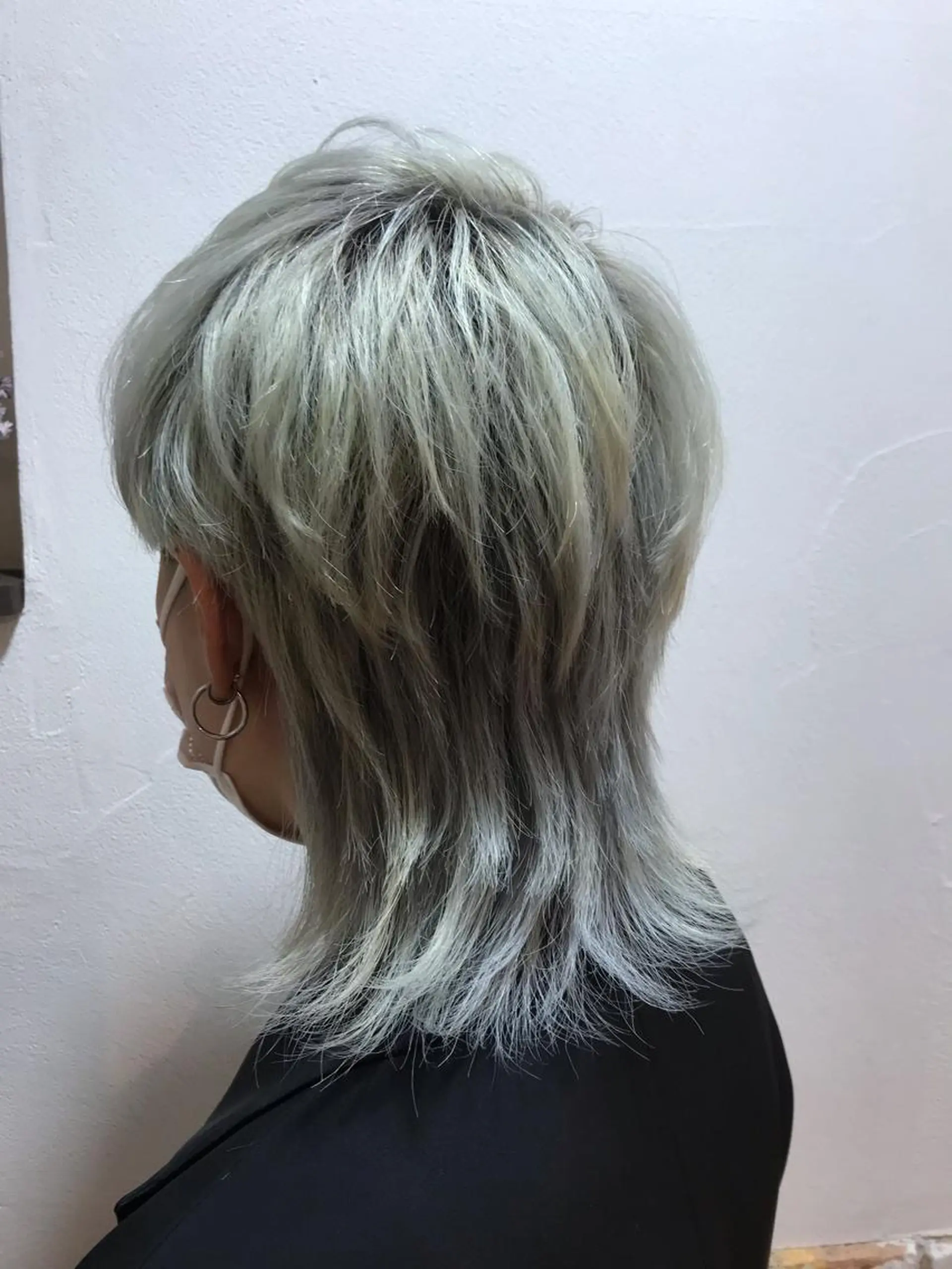 ミディアム カラー シルバー 💙あかみね 💙（mine）のヘアスタイル