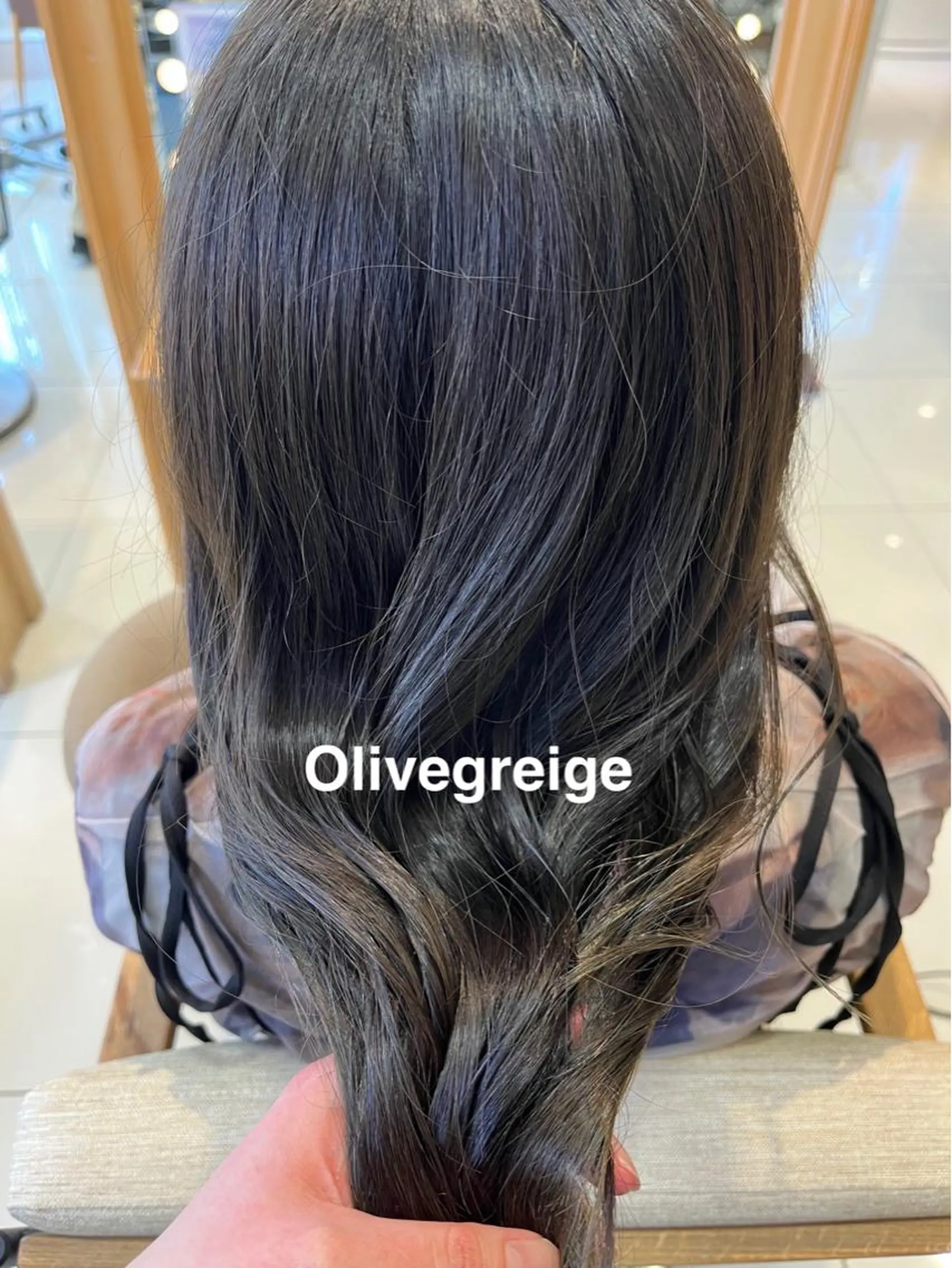 セミロング カラー グレージュ オリーブグレージュ オリーブグレー なつな/ 透明感カラーのヘアスタイル