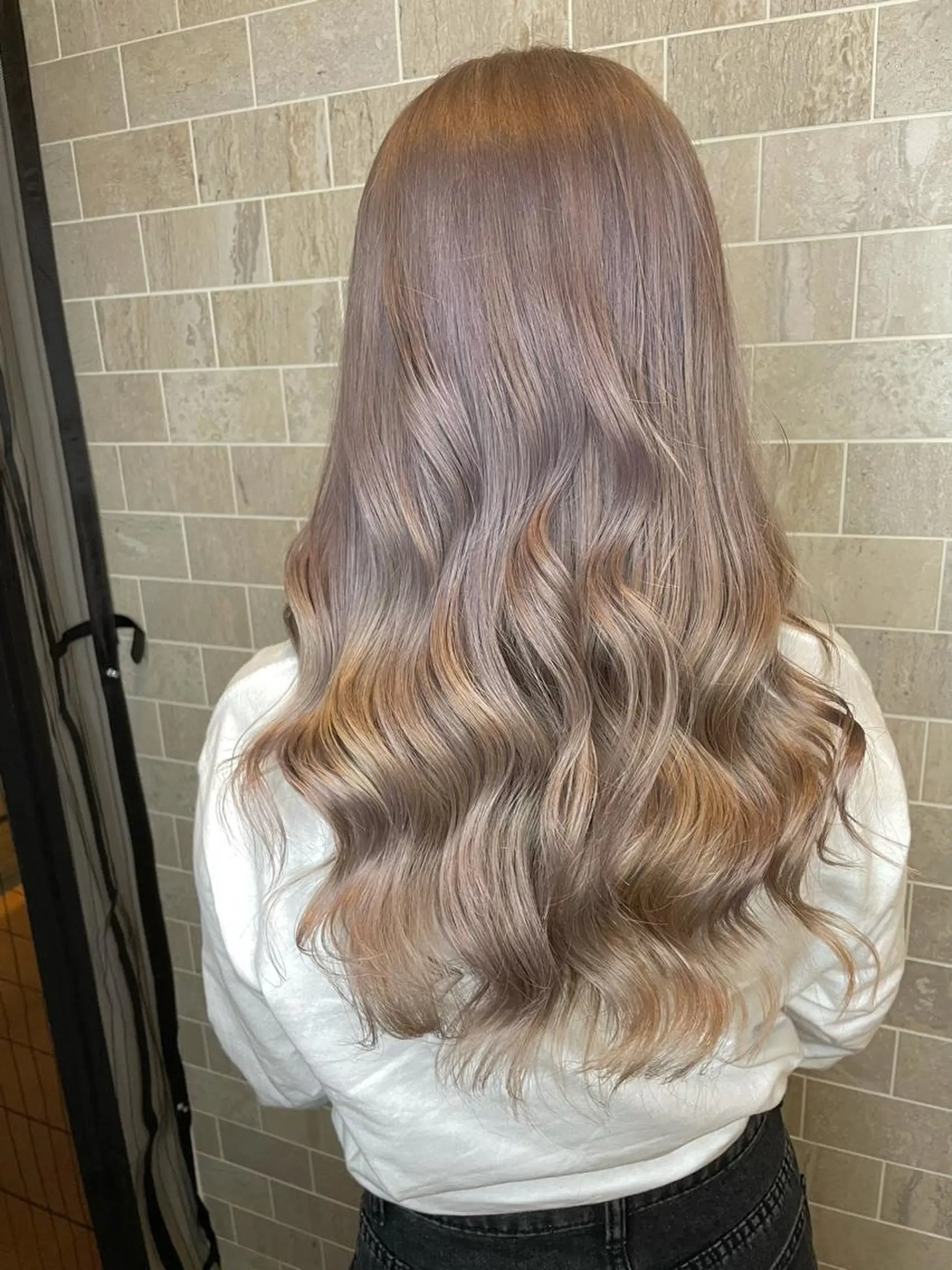 ロング ヘアカラー トリートメント ブリーチ毛矯正.髪質 改善.髪にドラマをのヘアスタイル