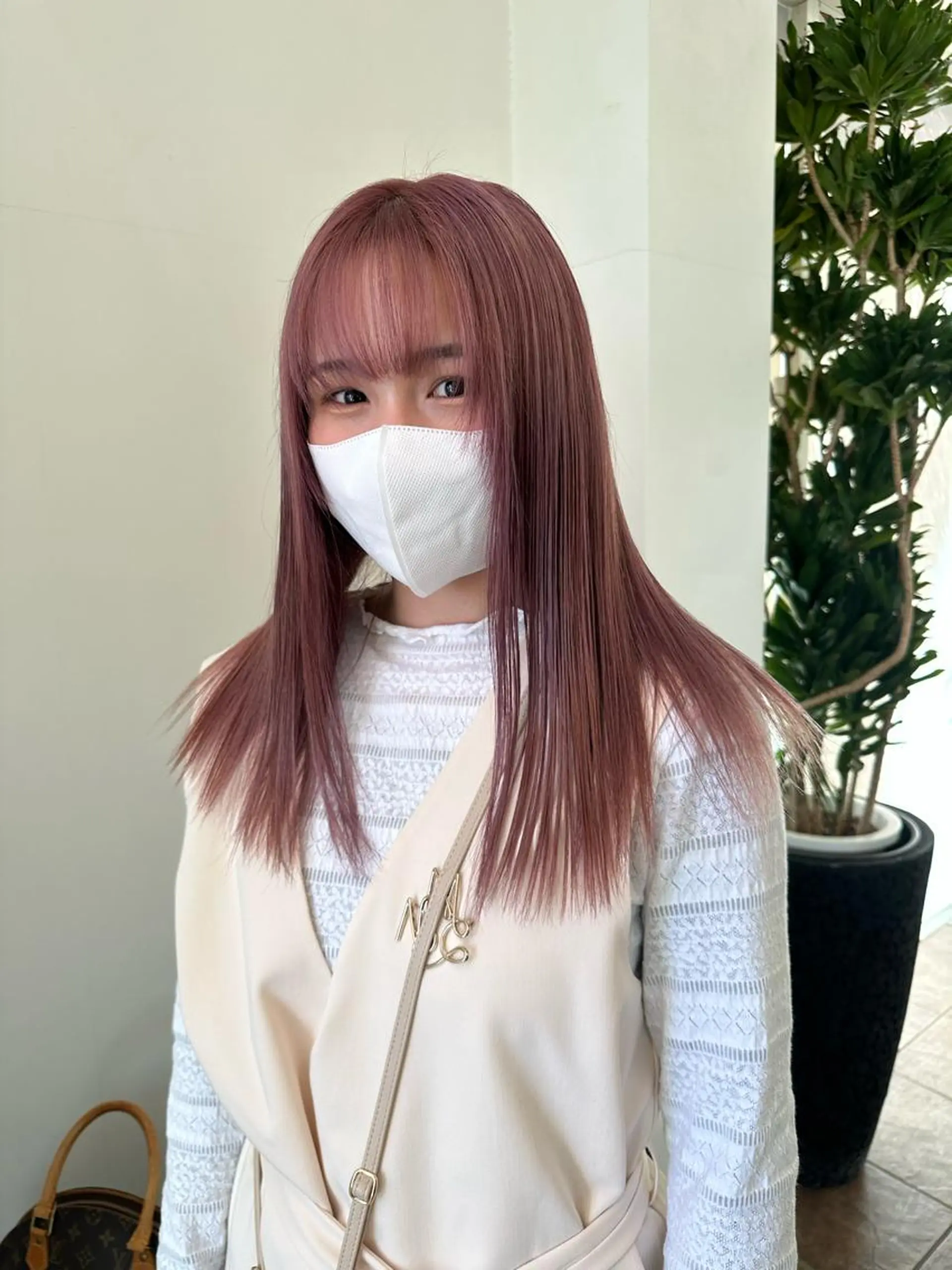 ロング カラー ベージュカラー ピンクカラー ピンクベージュ ヘアカラー トリートメント ダメージレスブリーチ HIROSHIのヘアスタイル