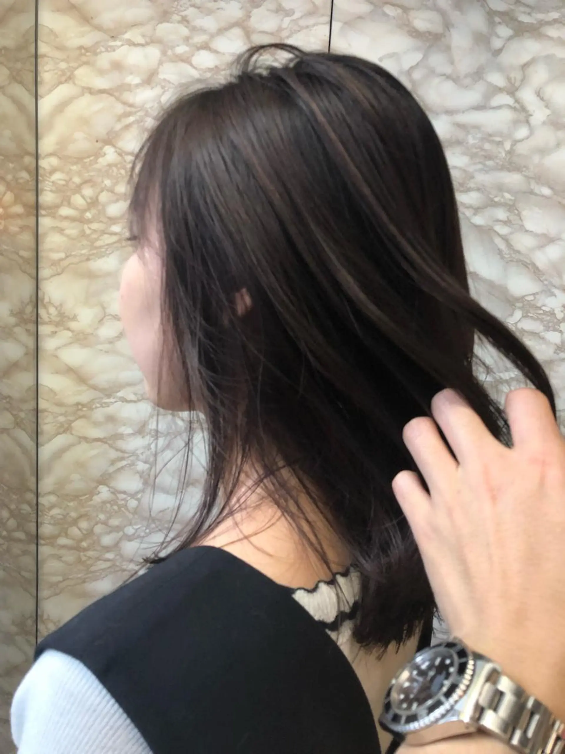 ミディアム カラー パーマ ヘアアレンジ ハイライトカラー ハイライト カット ヘアカラー トリートメント TOMO GEEKS代表のヘアスタイル