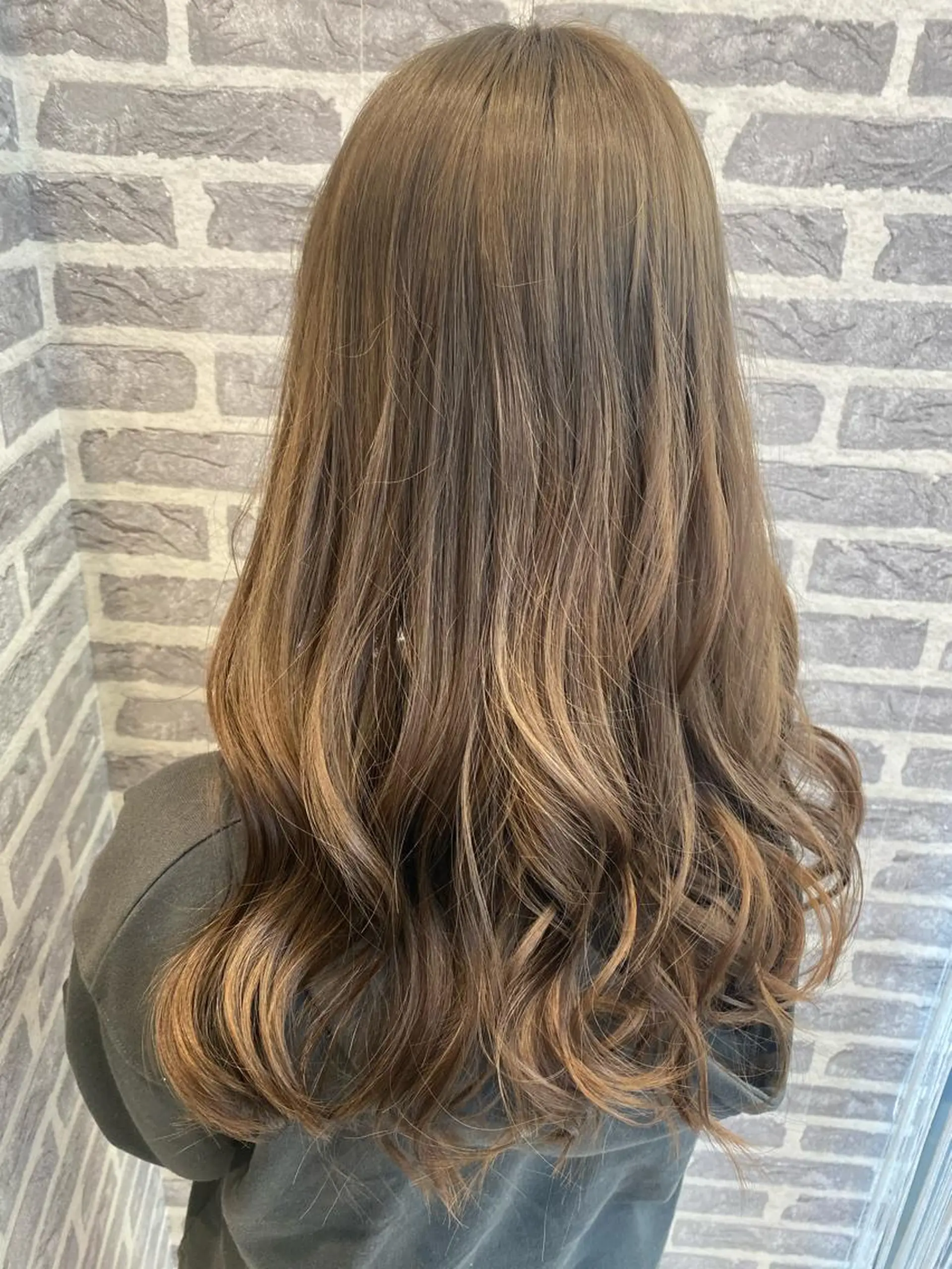 カラー EARTH岩槻店 azusaのヘアスタイル