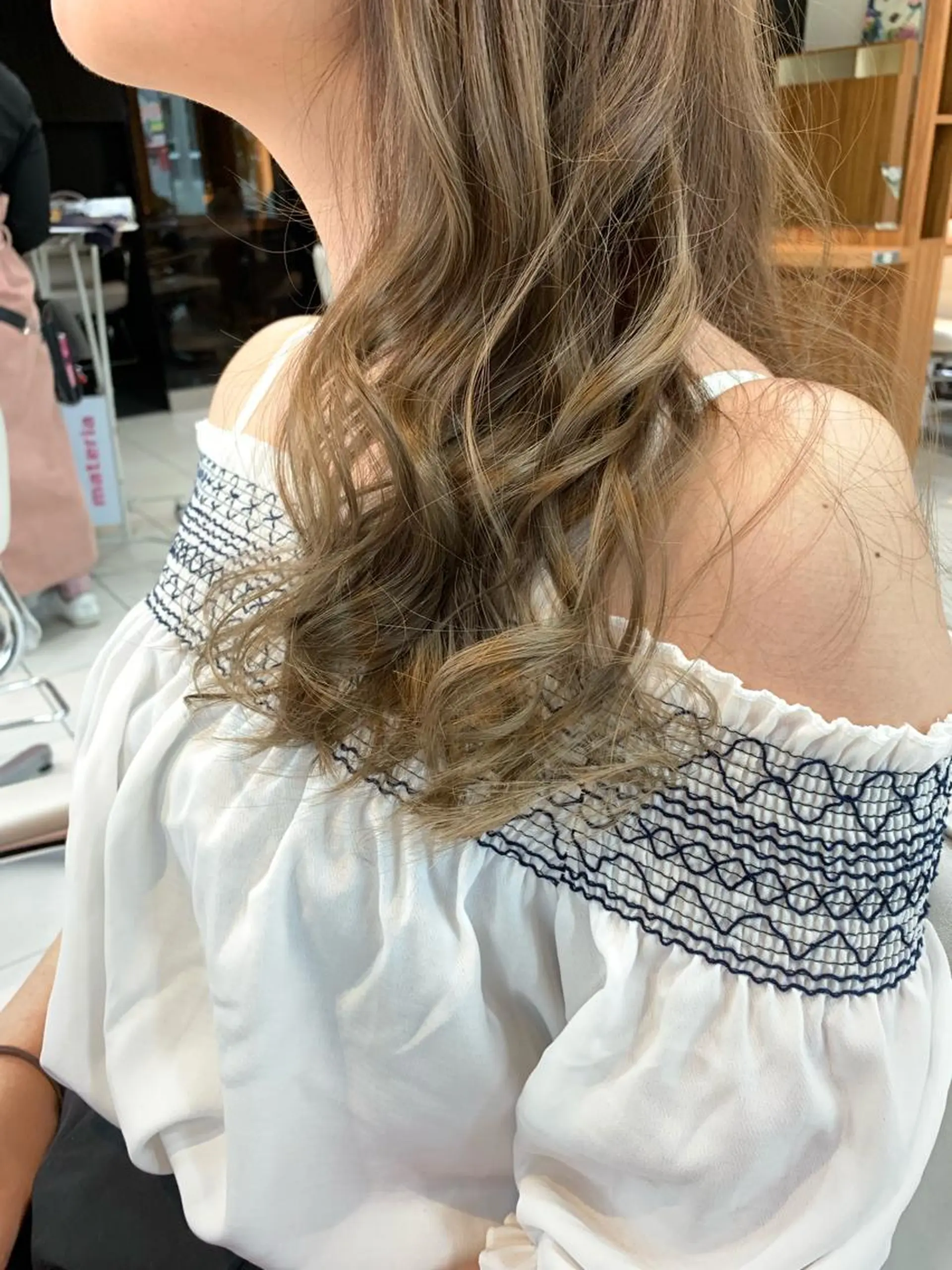 セミロング カラー 白髪ぼかしハイライト 柳川拓哉のヘアスタイル