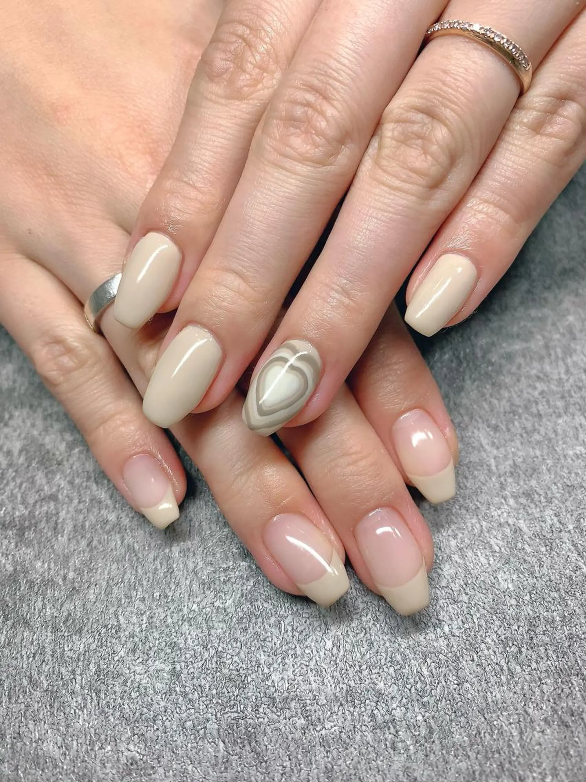 ネイル ハンドネイル 𝐑𝐞𝐯𝐢𝐨 ___堺市西区のマツエク・マツパデザイン