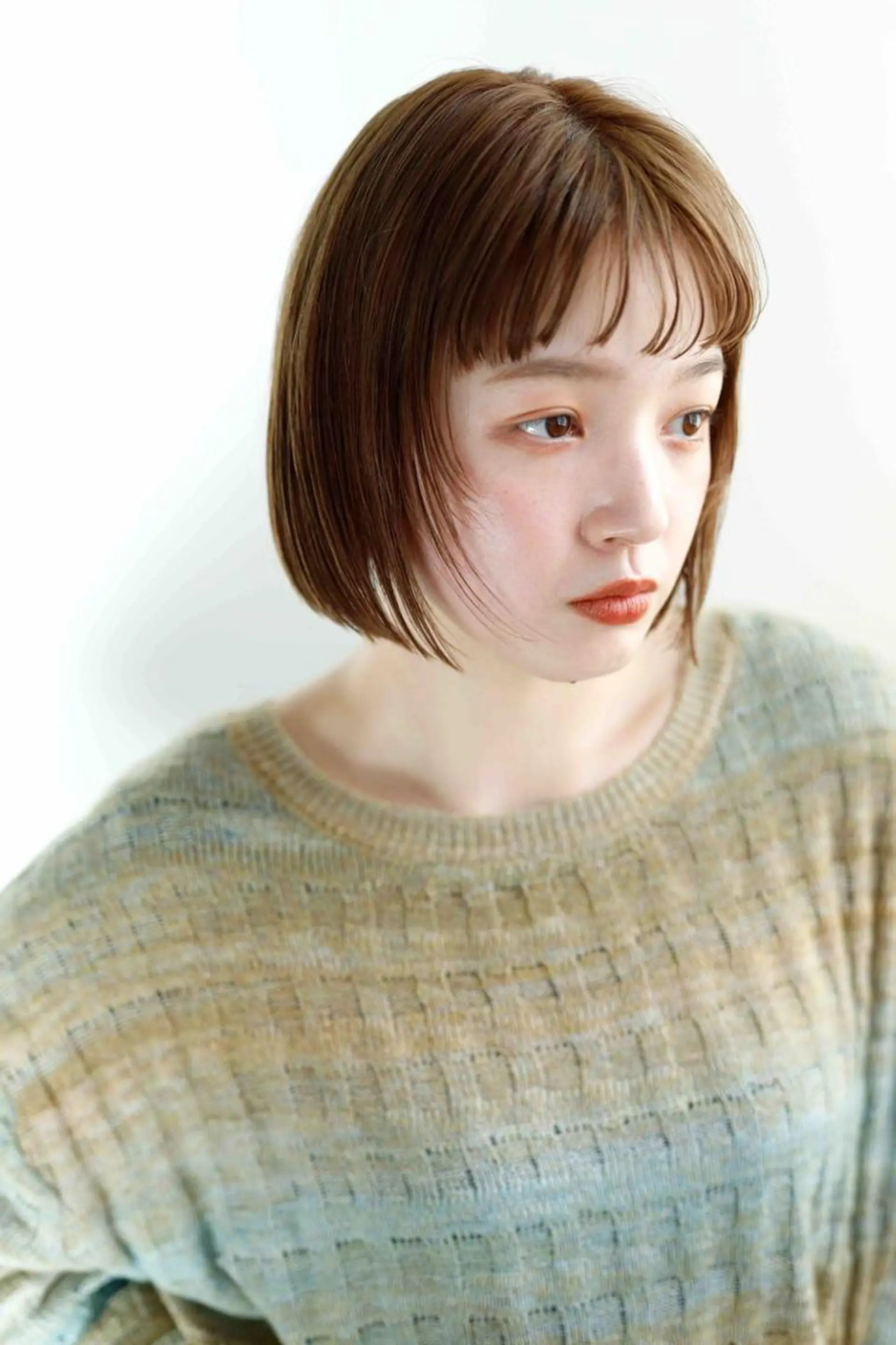 カラー ショート アディクシーカラー ベージュカラー ケアカラー 透明感カラー イヤリングカラー カット トリートメント ヘアケア特化型サロン newi 梅田のヘアスタイル