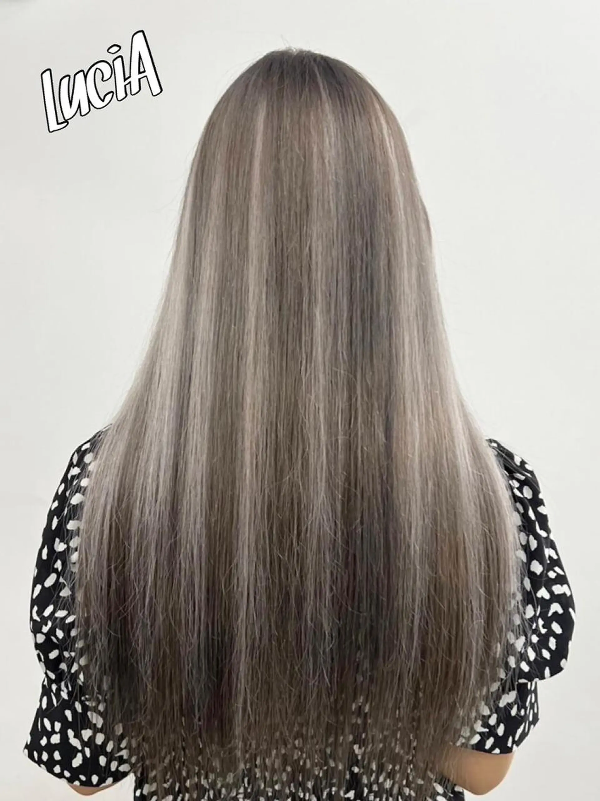 カラー ヘアアレンジ ロング LuciA エクステカラーのヘアスタイル