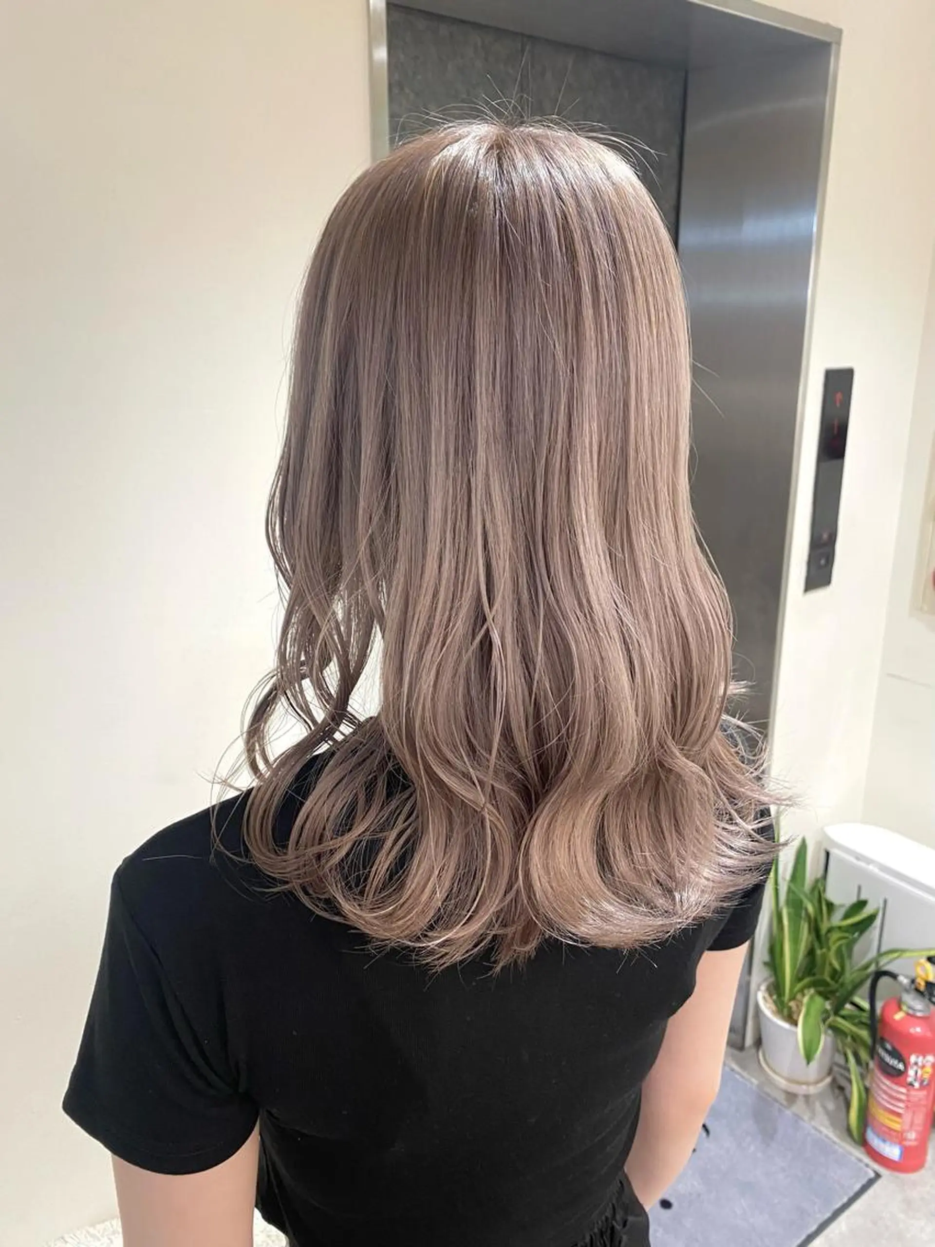 ミディアム カラー ヘアアレンジ ブリーチ グレージュ ヘアカラー ボブ /ニュアンス/ satomi🧸💖のヘアスタイル