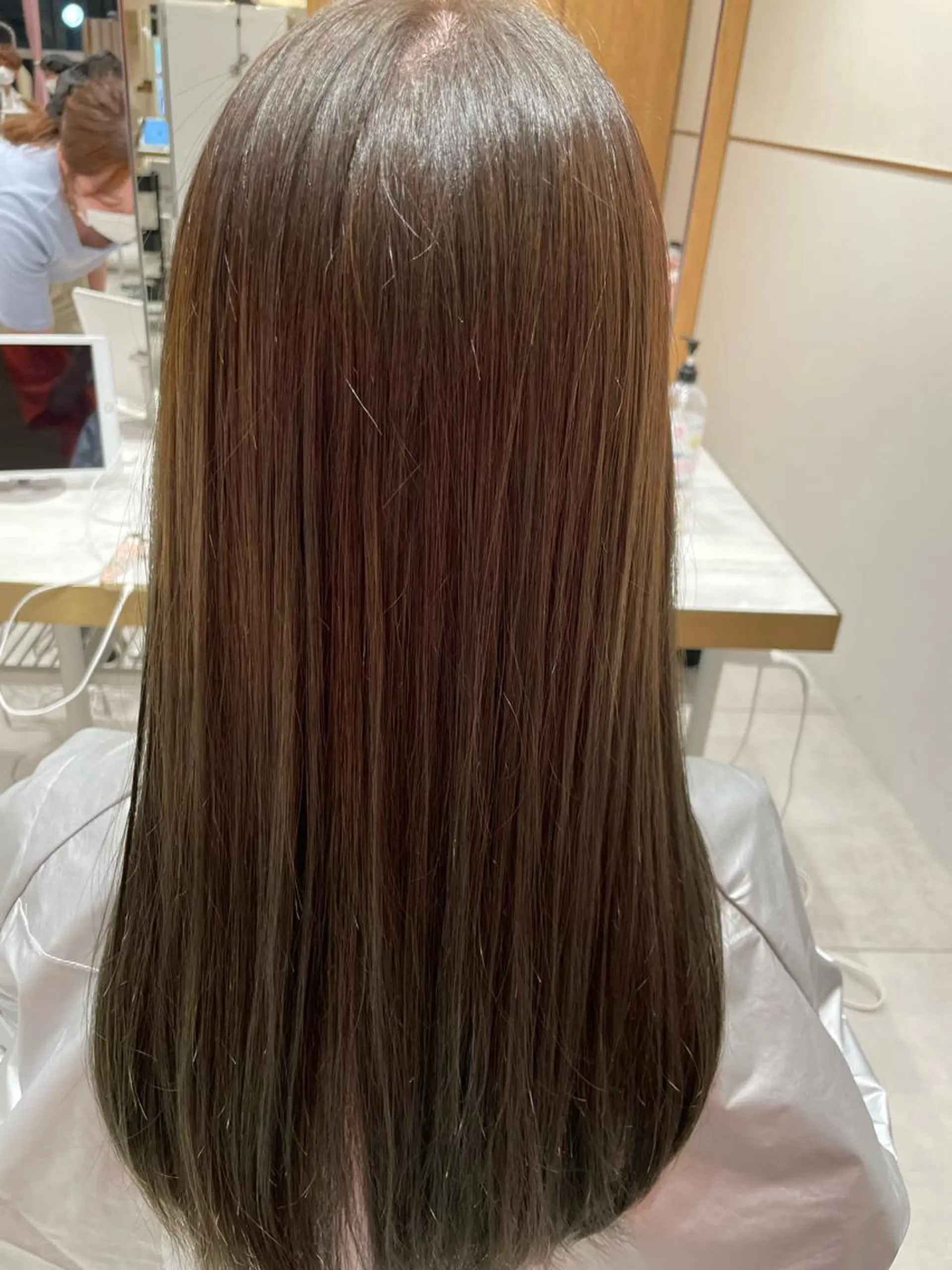 カラー ヘアカラー トリートメント レイヤー/顔周り /透明感/TAKUのヘアスタイル