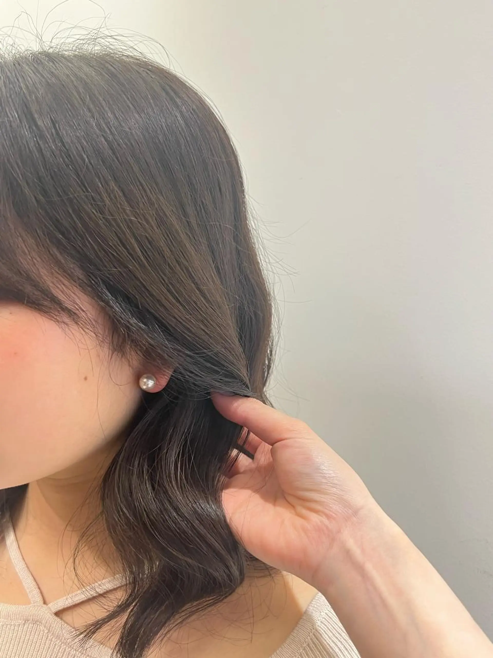 ミディアム カラー ヘアカラー コテ巻きパーマ💙 シノヤユイのヘアスタイル