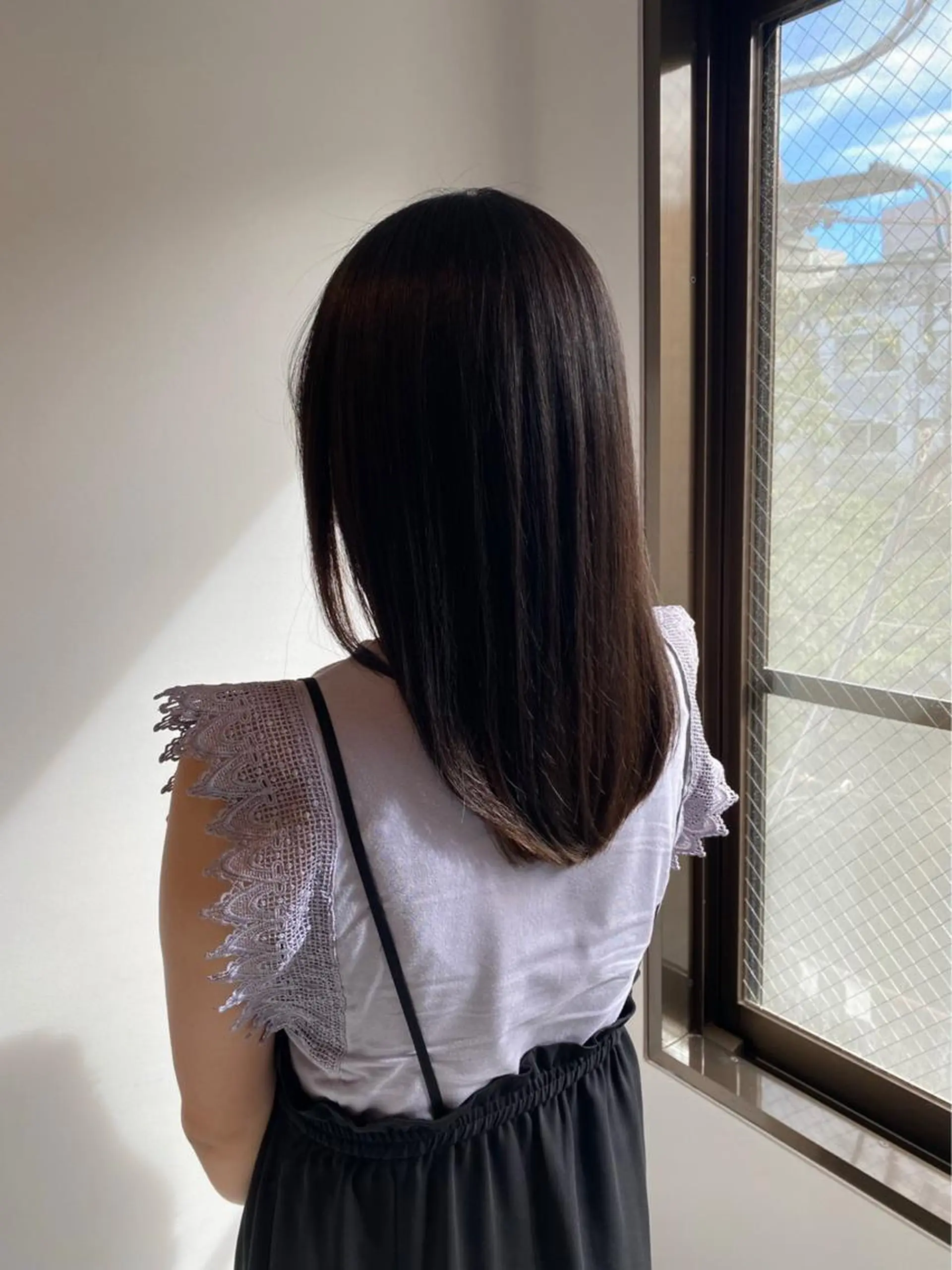 セミロング エギョモリ 天使の羽バング・フェザーバング ハッシュカット ハイライト タンバルモリ ヘアカラー トリートメント なかむら ゆきのヘアスタイル