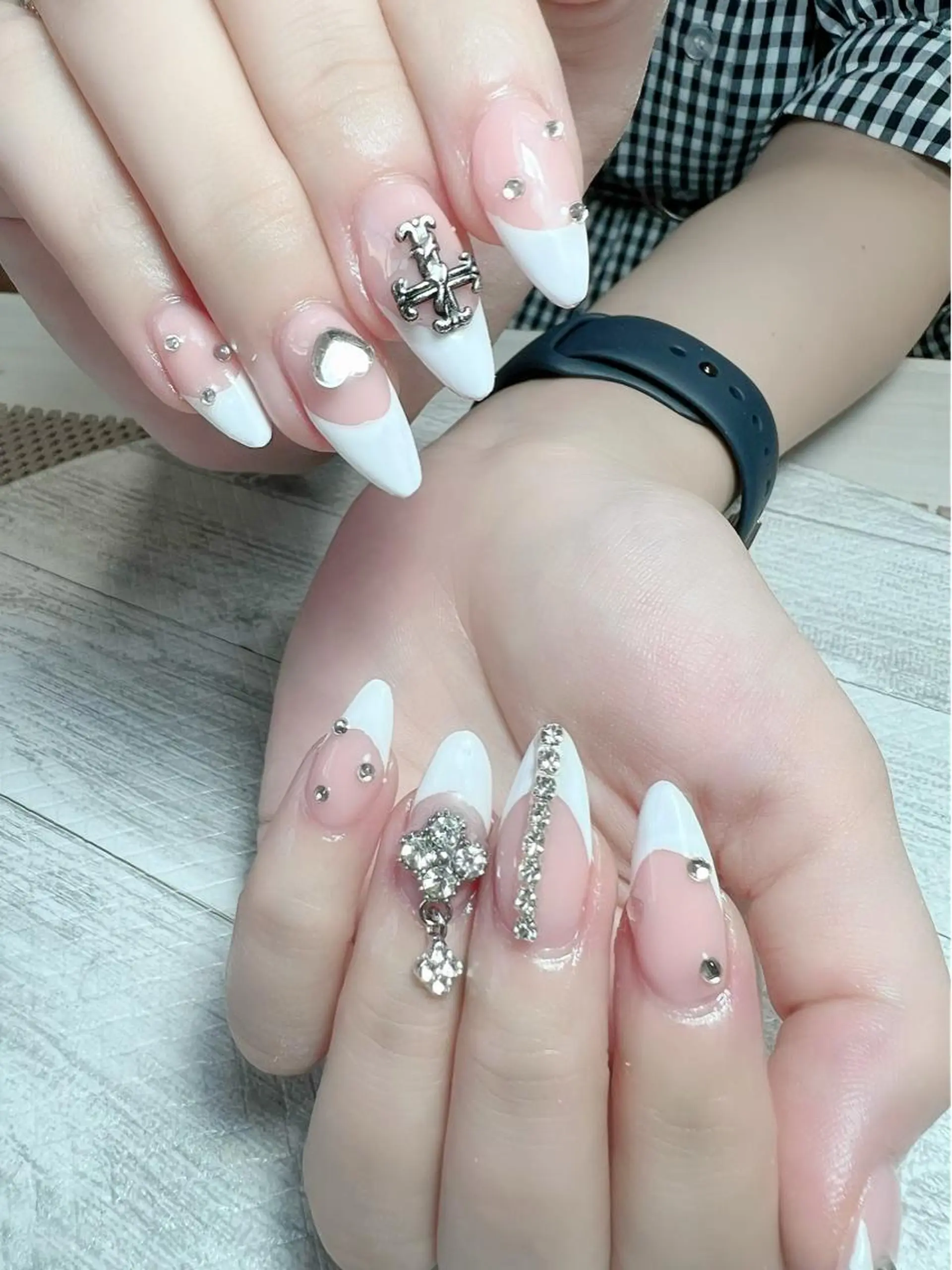 ネイル フレンチネイル ジェルネイル グリーン スカルプネイル ハンドネイル シェヌネイル JURAのネイルデザイン