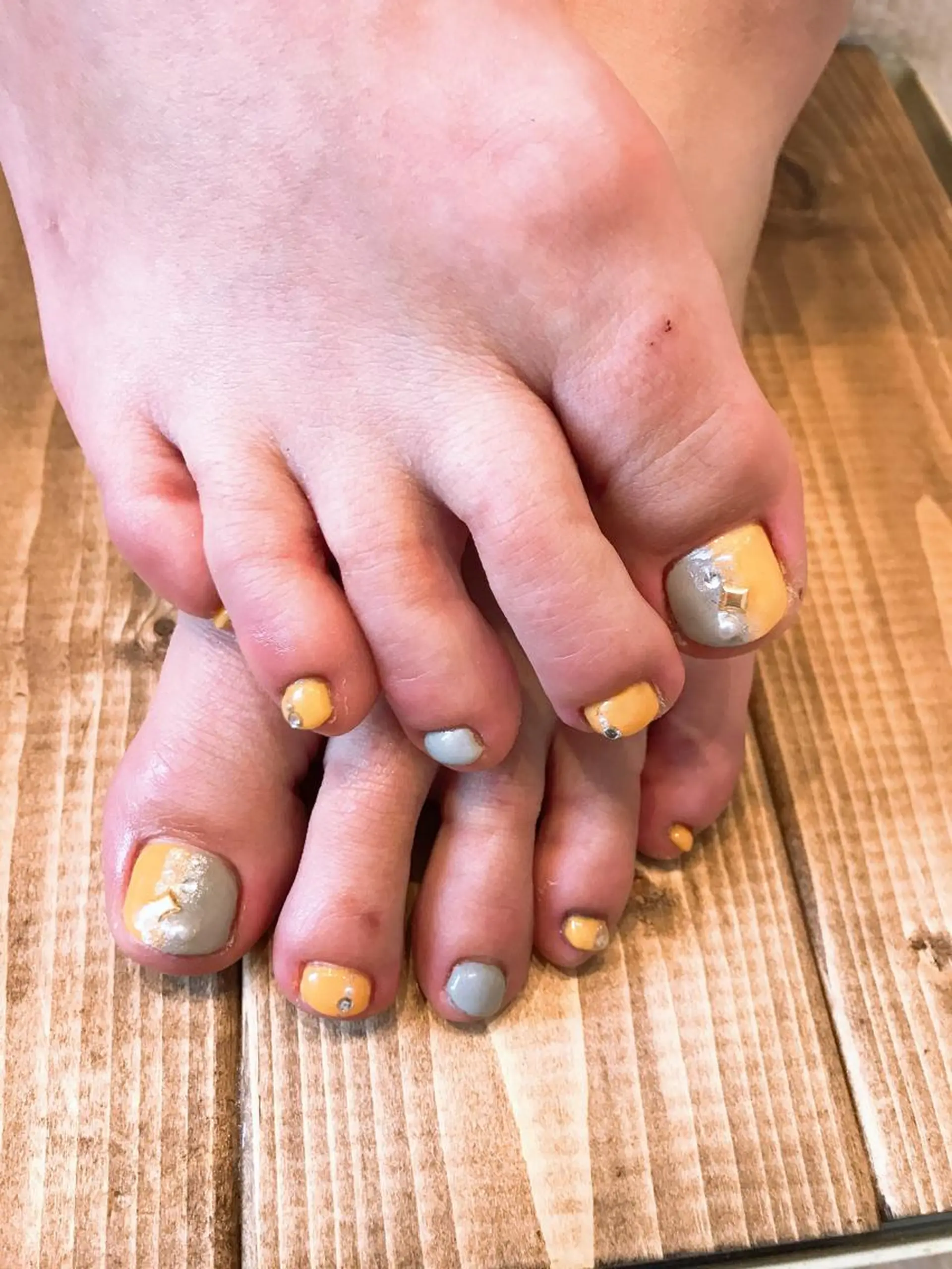 ネイル ラメ(グリッター) 春ネイル 黄色 pipi ..のネイルデザイン