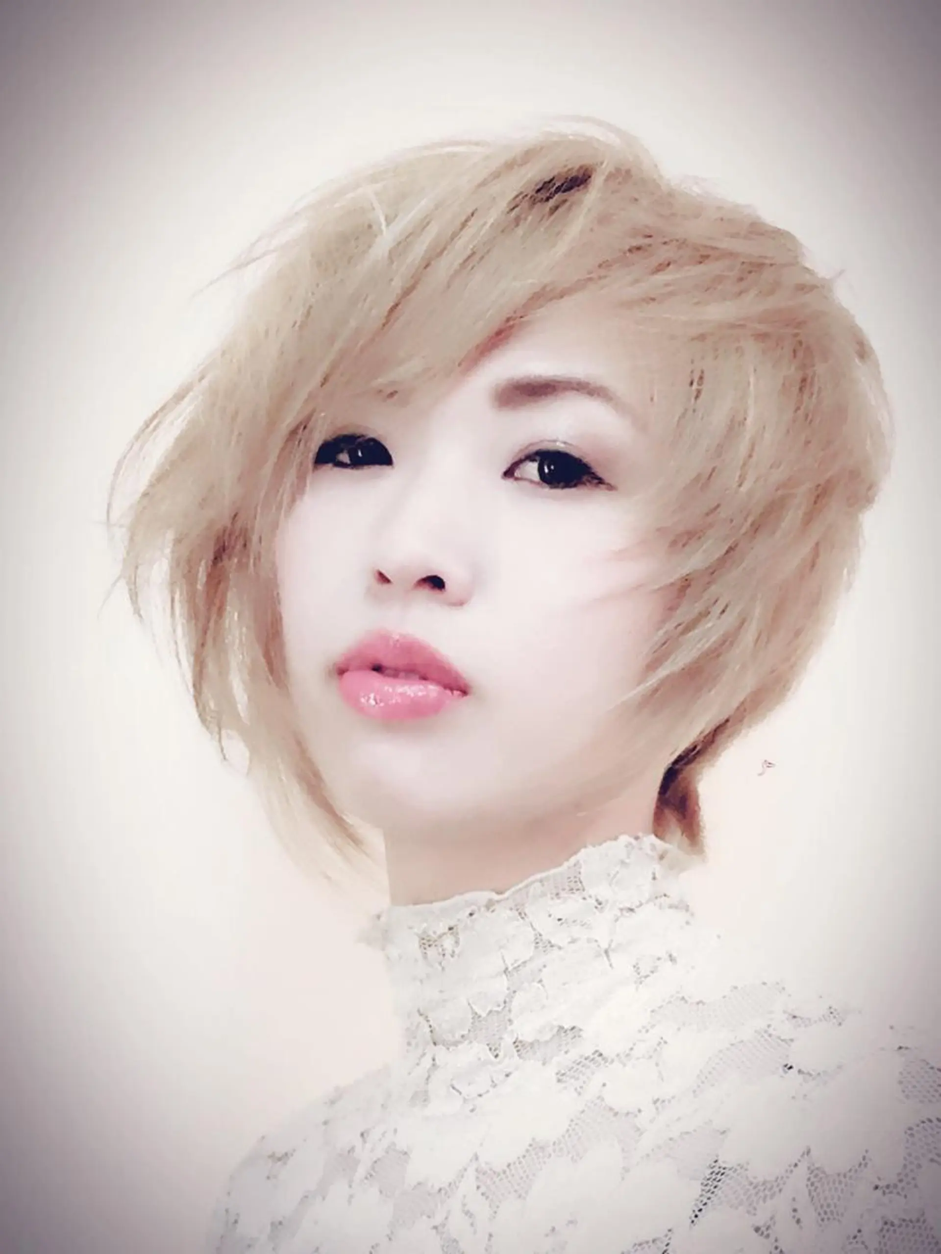 ショート カラー beauche ・salonのヘアスタイル